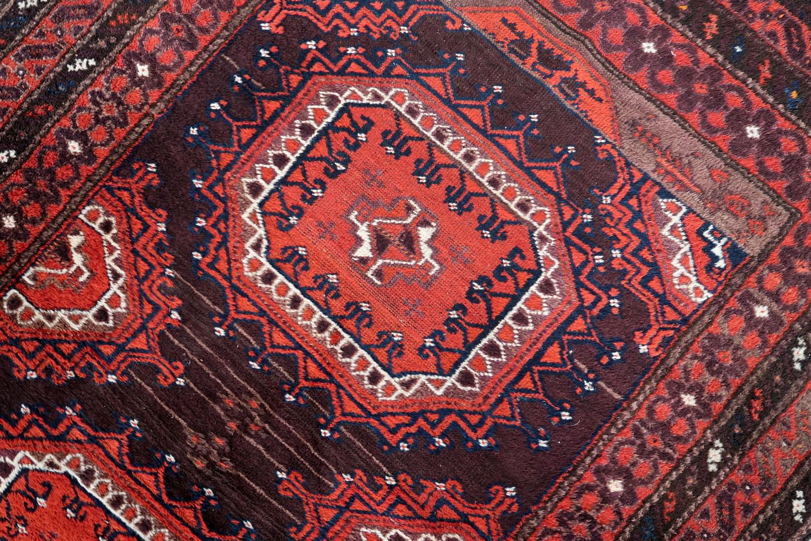 Noué à la main Antique Tapis Afghan Baluch noué à la main en rouge et marron 3.8' x 6.9' - 1C1195 en vente