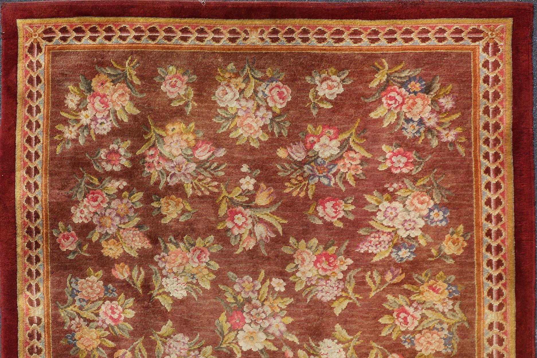 Antiker handgeknüpfter europäischer Savonnerie-Teppich aus Wolle mit geblümtem Design (Französisch) im Angebot