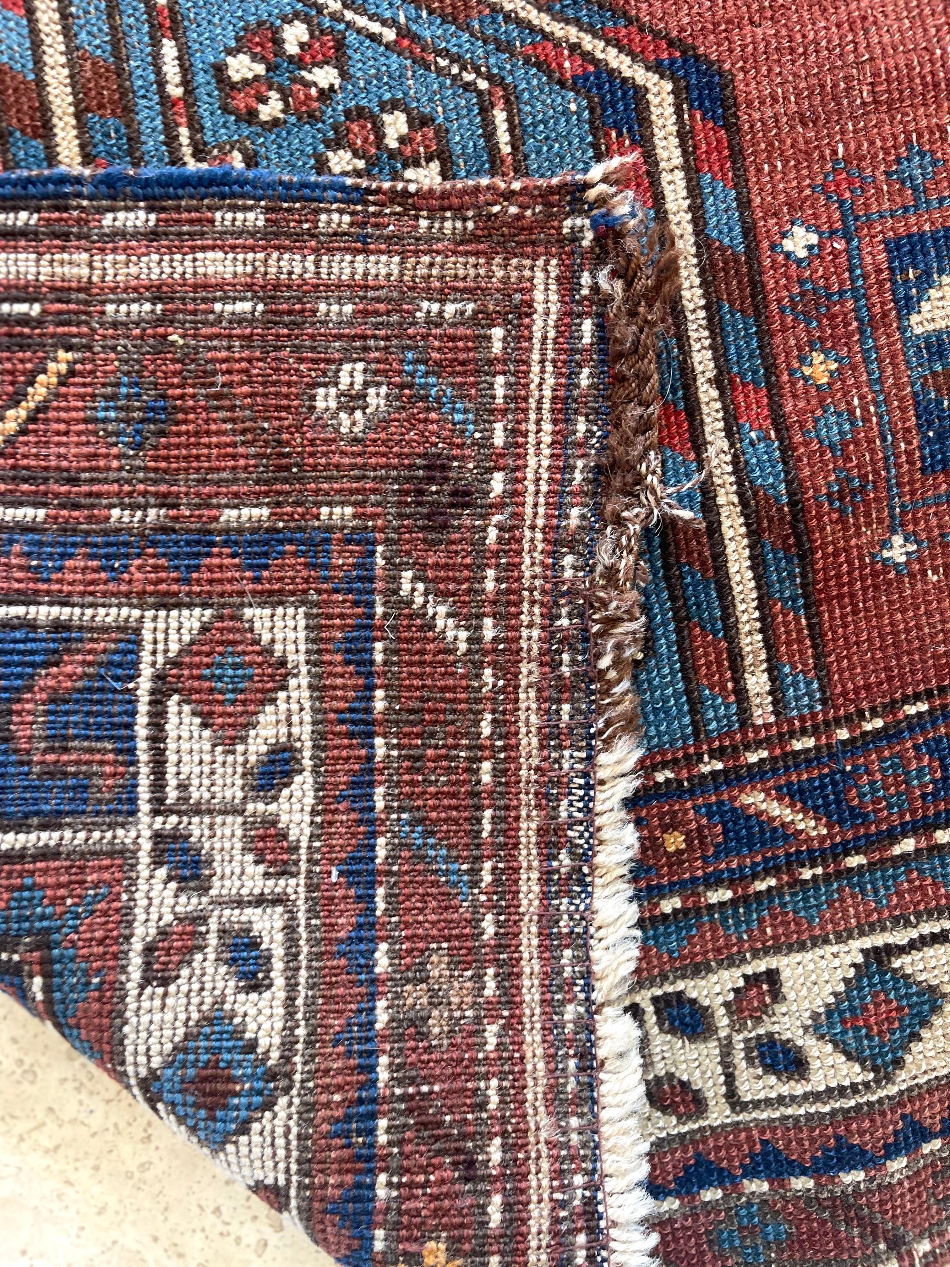 Alfombra geométrica antigua Kazak en venta 3