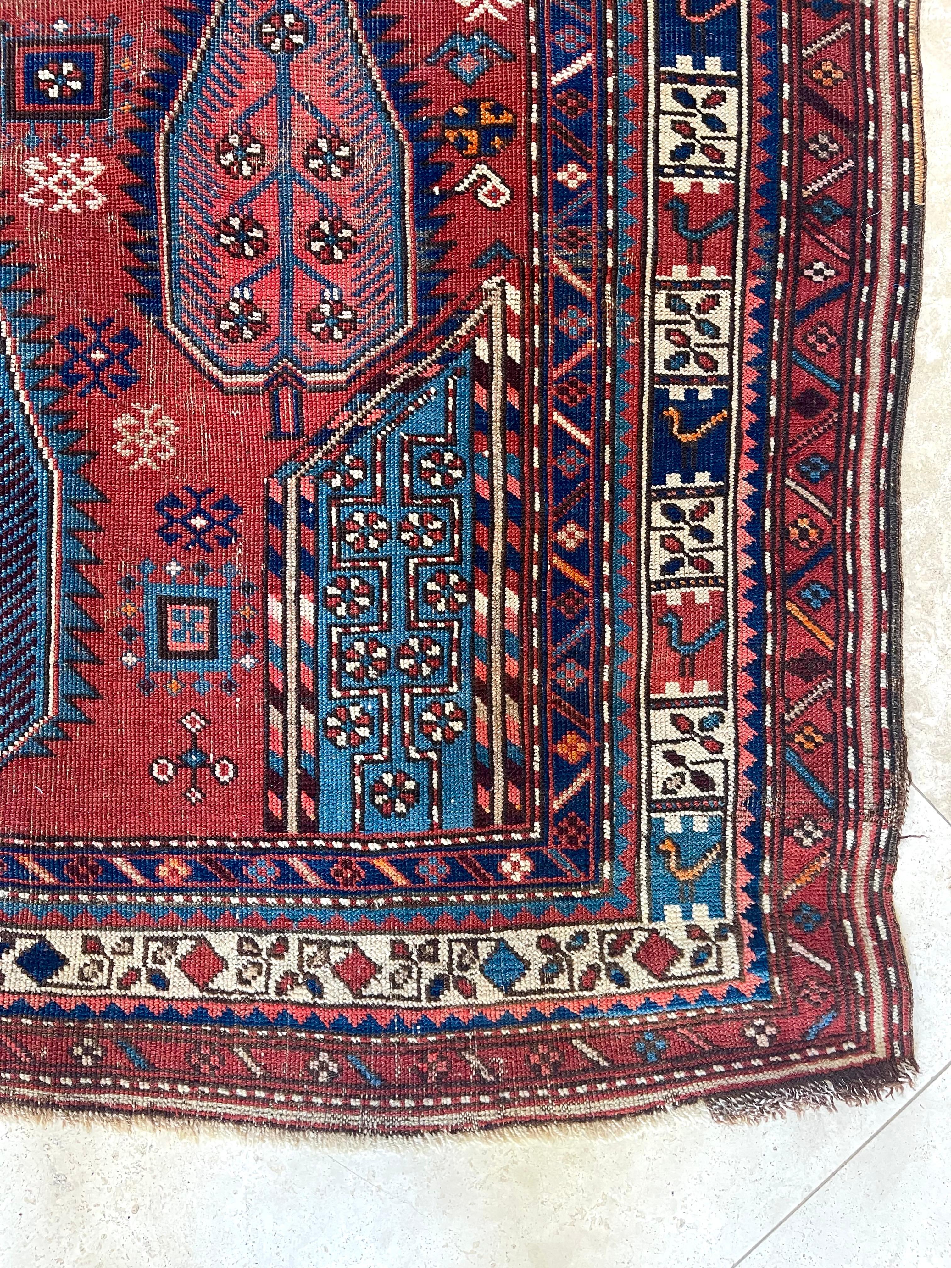 Alfombra geométrica antigua Kazak Kazajo en venta