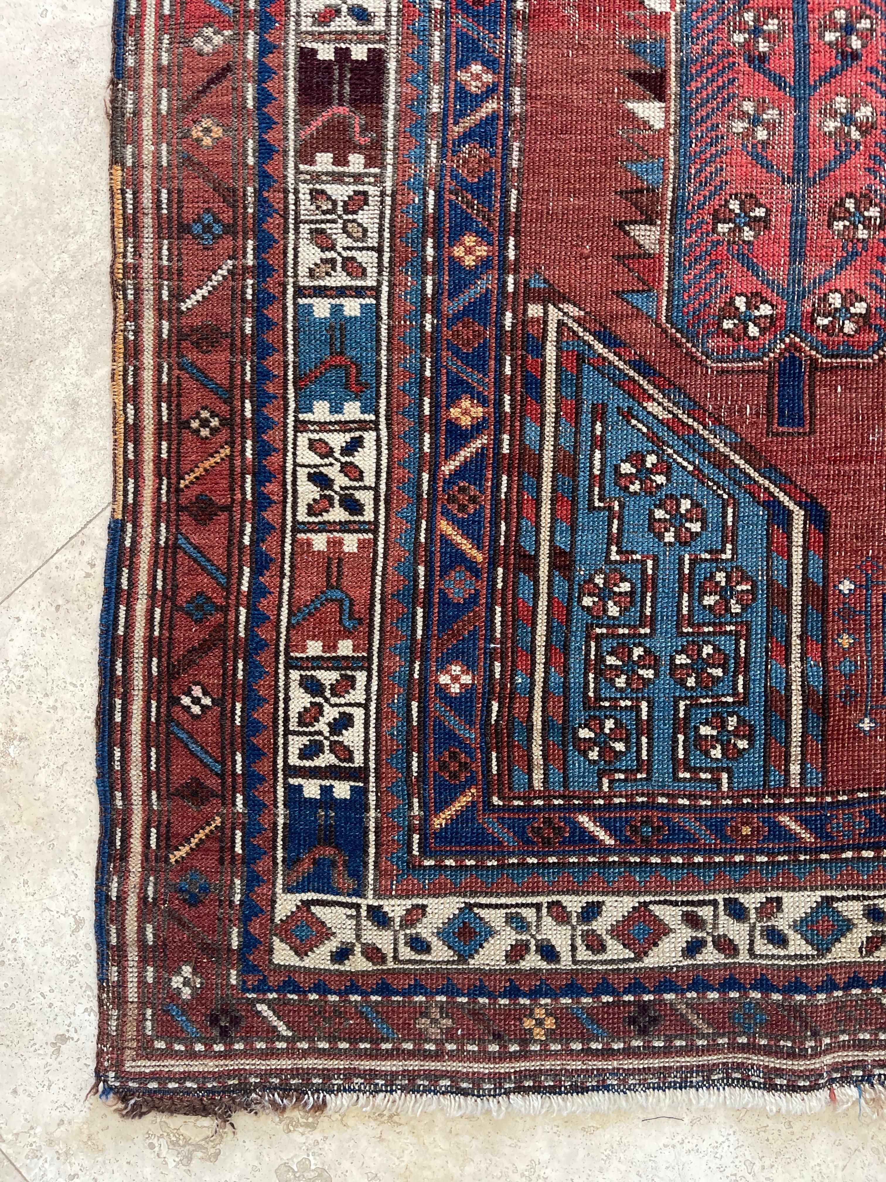 Alfombra geométrica antigua Kazak siglo XIX en venta
