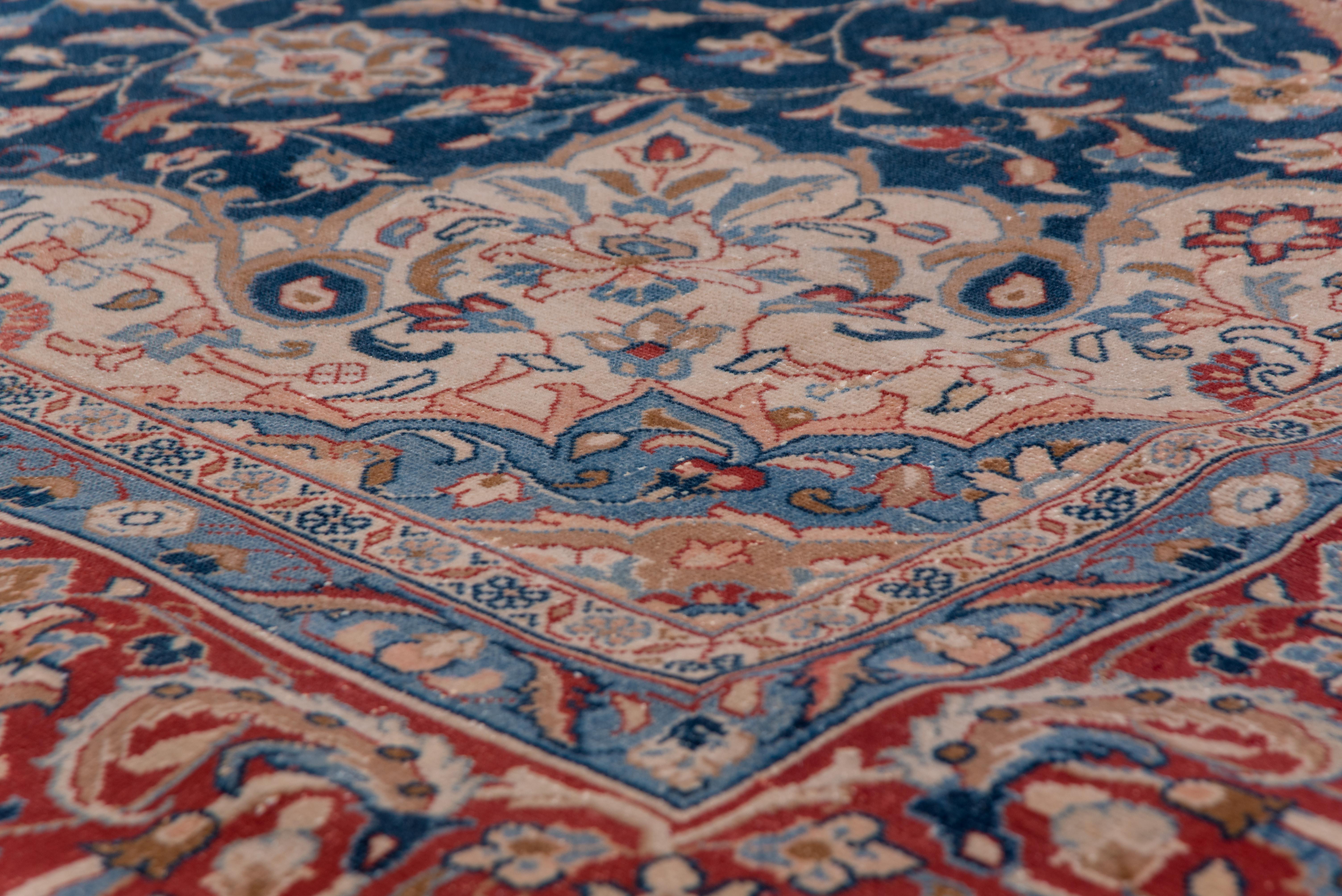Antiker handgeknüpfter Kashan-Teppich - Klassisches persisches Medaillon-Design (20. Jahrhundert) im Angebot