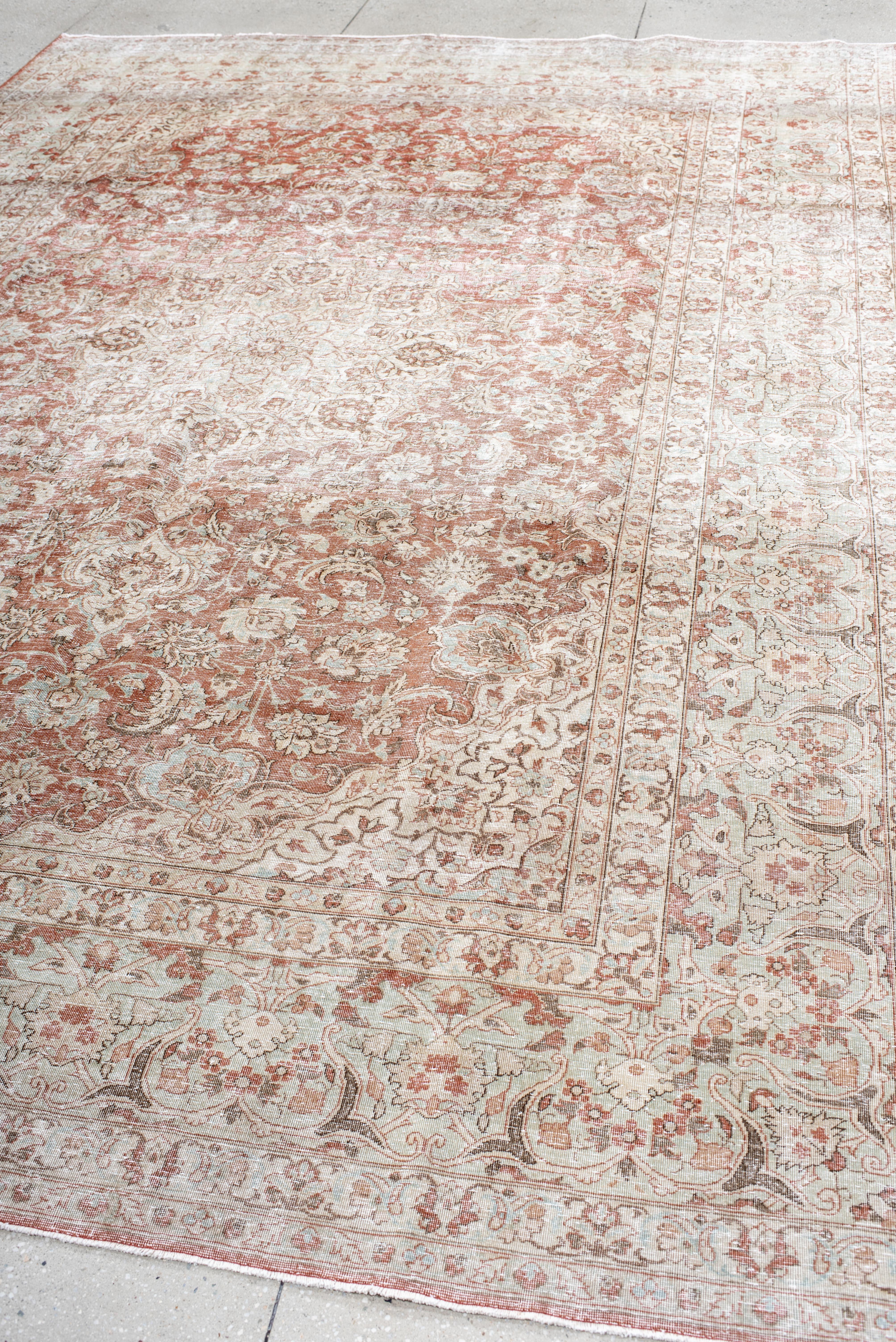 Antique Hand-Knotted Kashan Rug – Persian Medallion Elegance For Sale 2