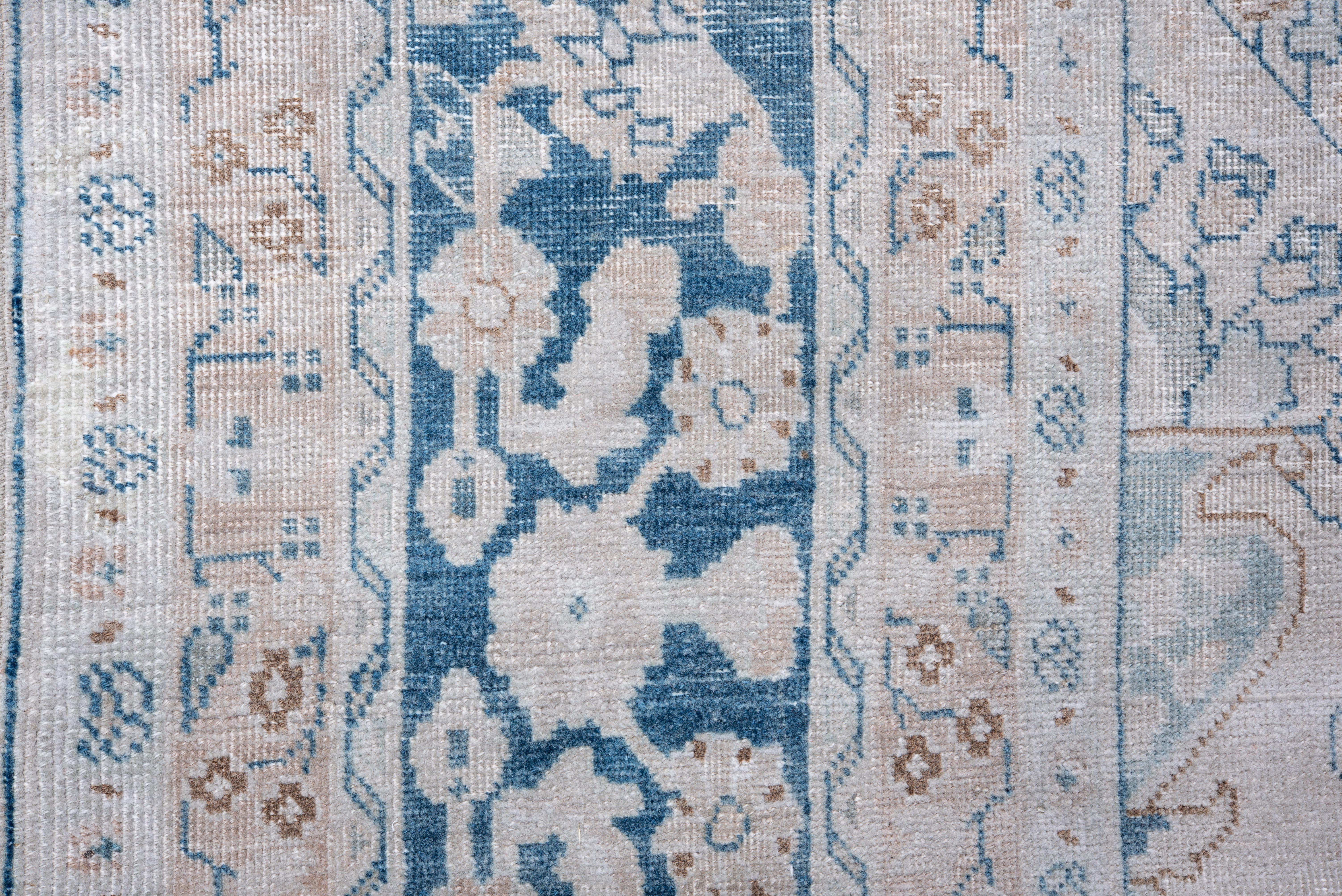 Antiker handgeknüpfter Maschenteppich - persisches blaues Medaillon-Design (20. Jahrhundert) im Angebot