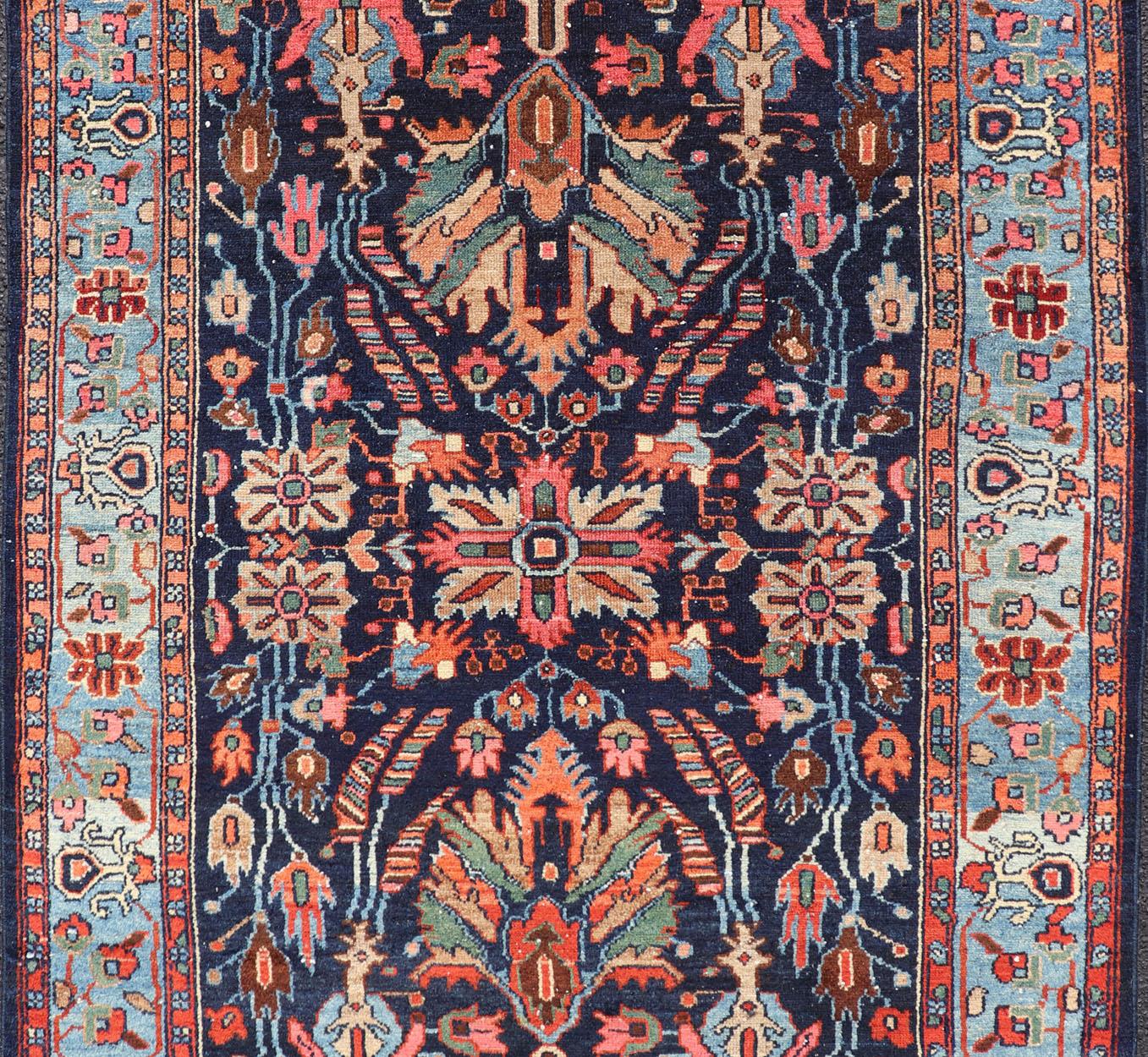 Antiker handgeknüpfter Persain-Nahavand-Teppich mit allseitigem subgeometrischem Design (Persisch) im Angebot