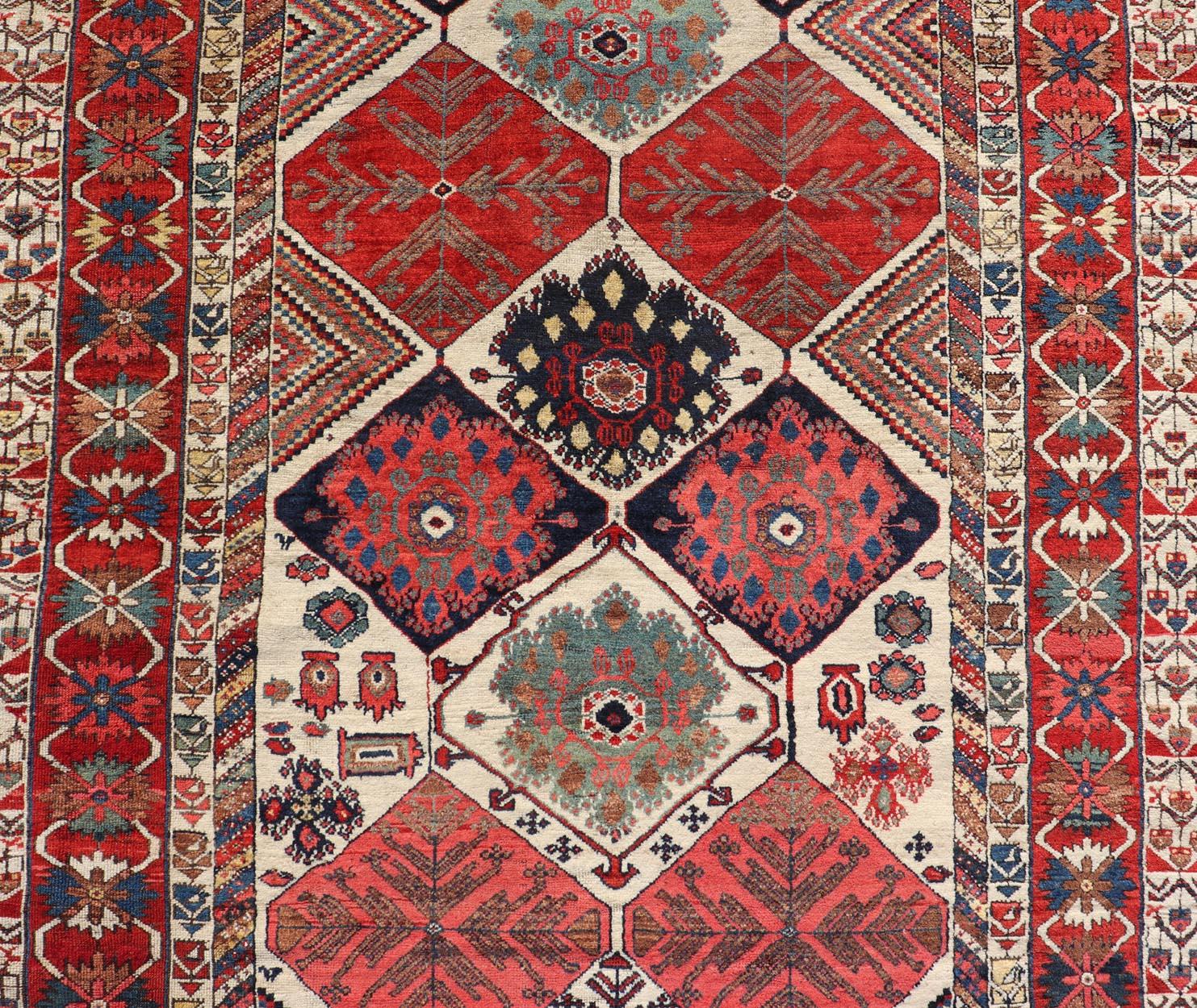 Antique Hand-Knotted Persian Bakhtiari Gallery Rug in Wool with Diamond Design For Sale 1