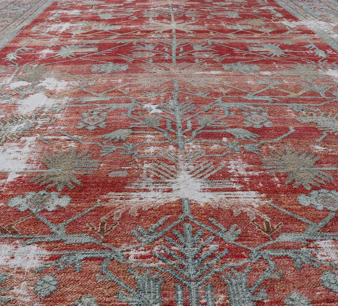 Antique Hand-Knotted Persian Bibikabad Rug in Wool with Unique Medallions For Sale 4