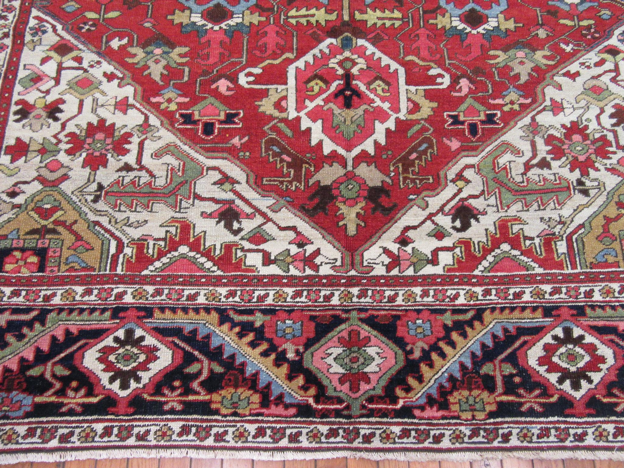 Antique Hand Knotted Persian Heriz Rug In Good Condition In Atlanta, GA