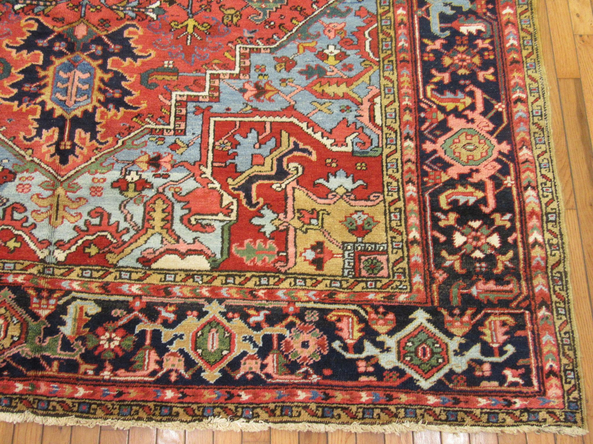 Antique Hand-Knotted Wool Persian Heriz Area Rug In Good Condition For Sale In Atlanta, GA