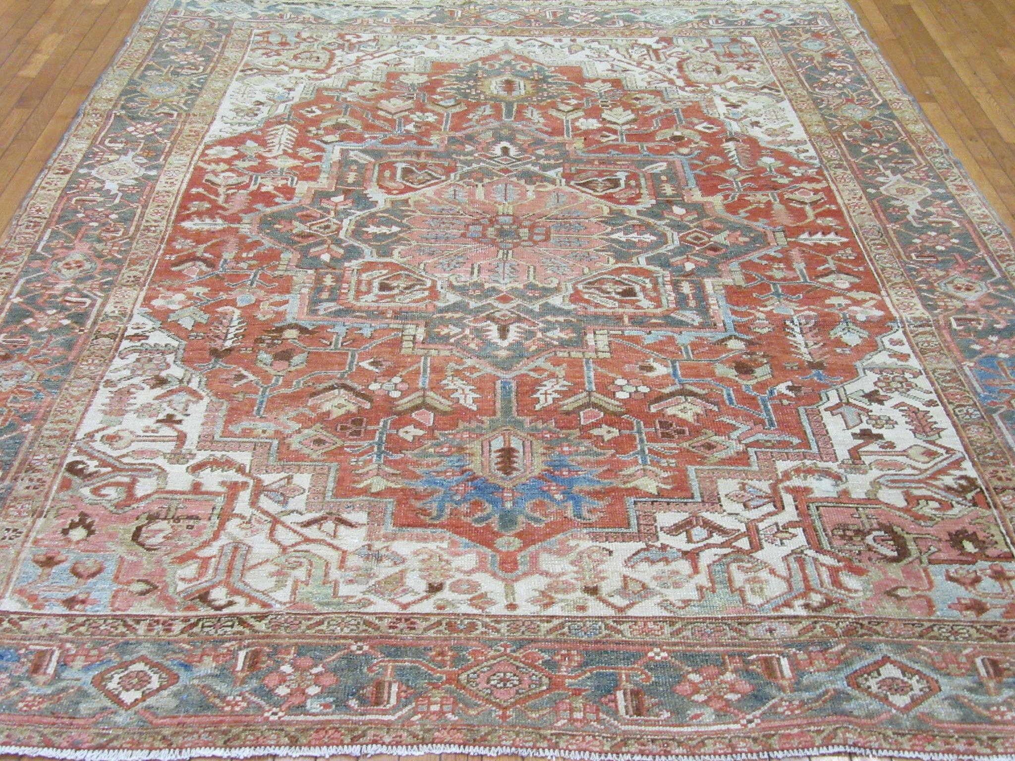 Antique Hand-Knotted Persian Heriz Rug 1