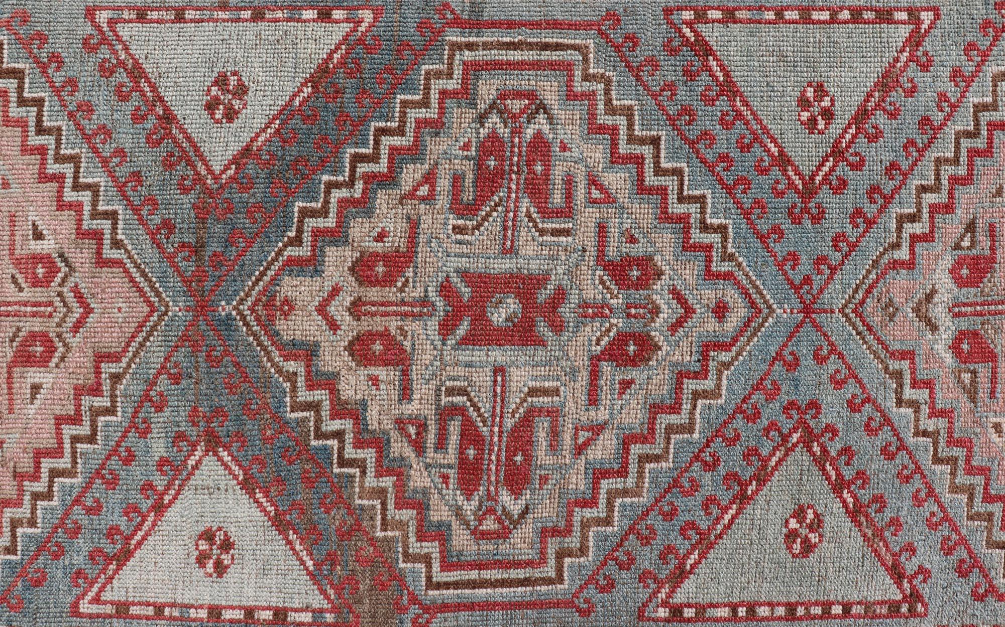Antique Hand-Knotted Persian Kurdish Rug in Wool with Medallion Design For Sale 5