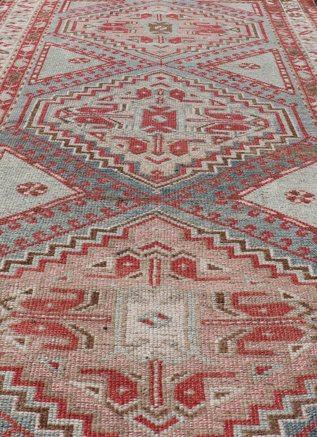 Antique Hand-Knotted Persian Kurdish Rug in Wool with Medallion Design For Sale 1