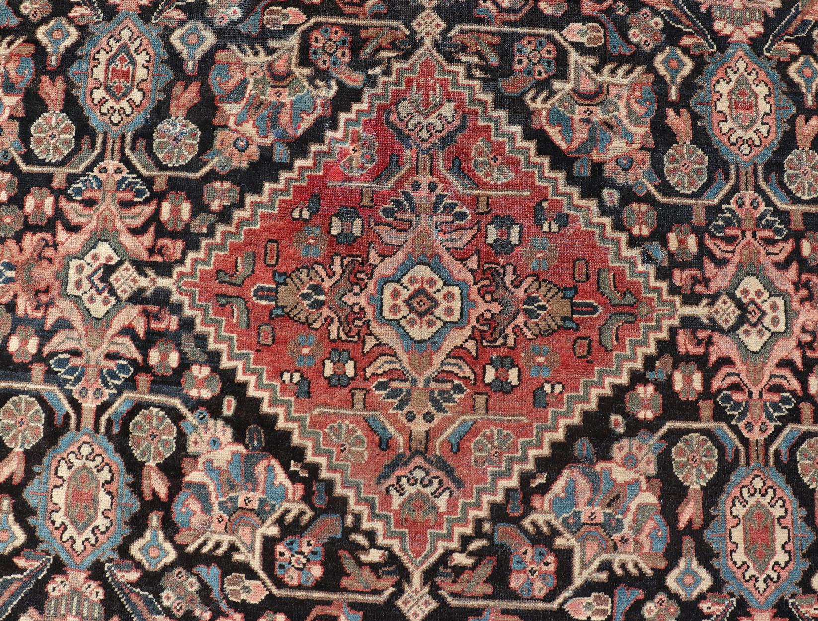Antiker handgeknüpfter persischer Mahal mit Blumen und geometrischem Medaillonmuster, antik im Angebot 5