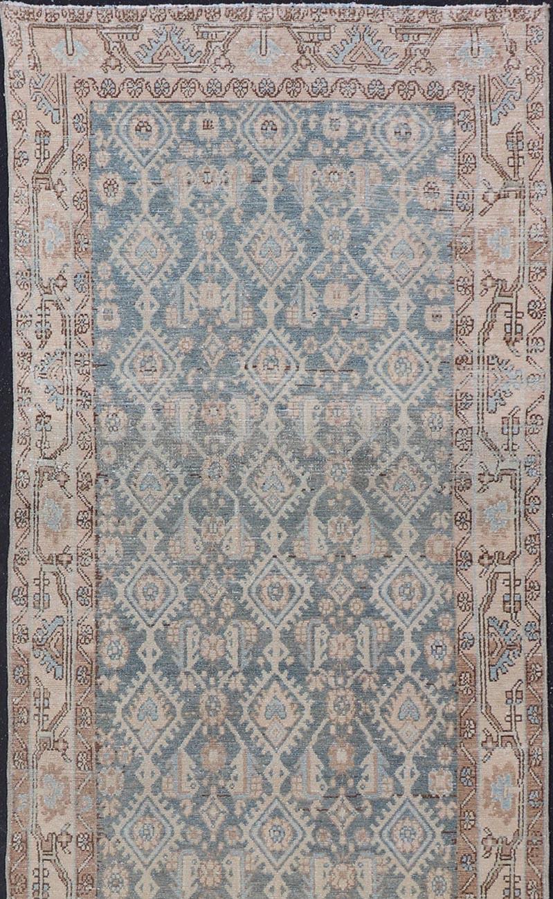 Geometric design Persian antique Malayer runner in blue, cream, and brown. Keivan Woven Arts / rug/TU-MTU-214, country of origin / type: Iran / Malayer, circa 1920

Measures: 3'9 x 13'6.