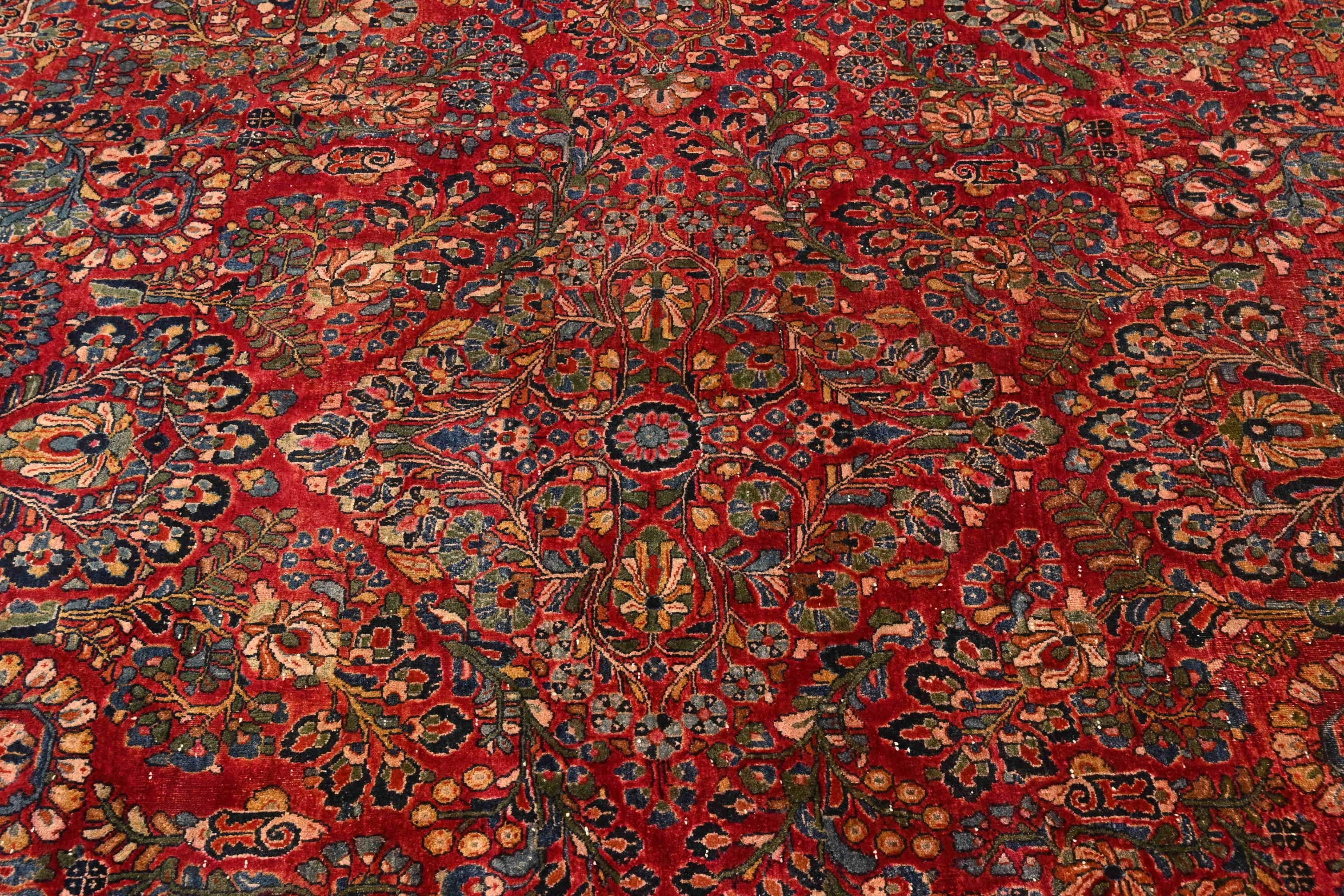 Antique Hand-Knotted Persian Sarouk Large Room Size Wool Rug, Circa 1920s 1