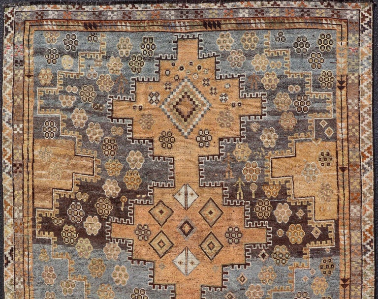 Tribal Antique Hand-Knotted Persian Shiraz in Wool with Sub-Geometric Medallion Design For Sale