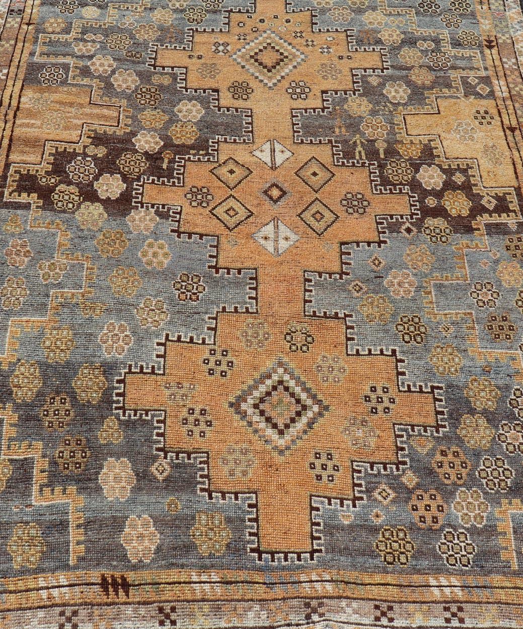 Antique Hand-Knotted Persian Shiraz in Wool with Sub-Geometric Medallion Design 1