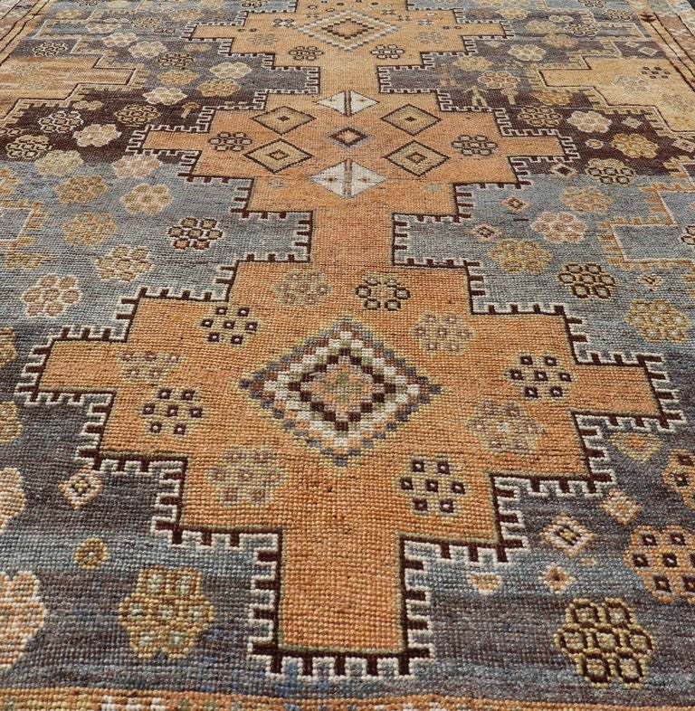 Antique Hand-Knotted Persian Shiraz in Wool with Sub-Geometric Medallion Design For Sale 2