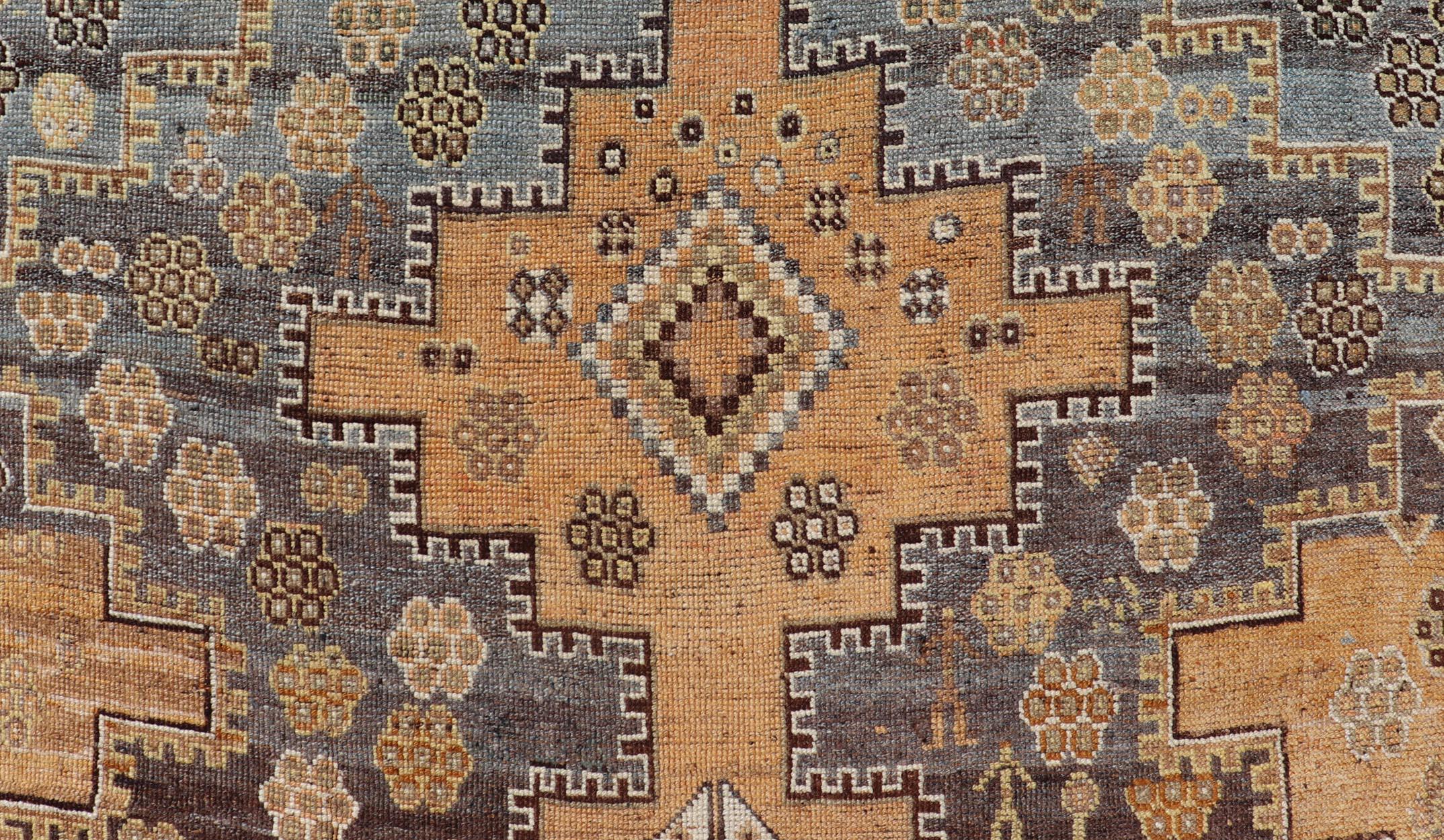 Antique Hand-Knotted Persian Shiraz in Wool with Sub-Geometric Medallion Design 4
