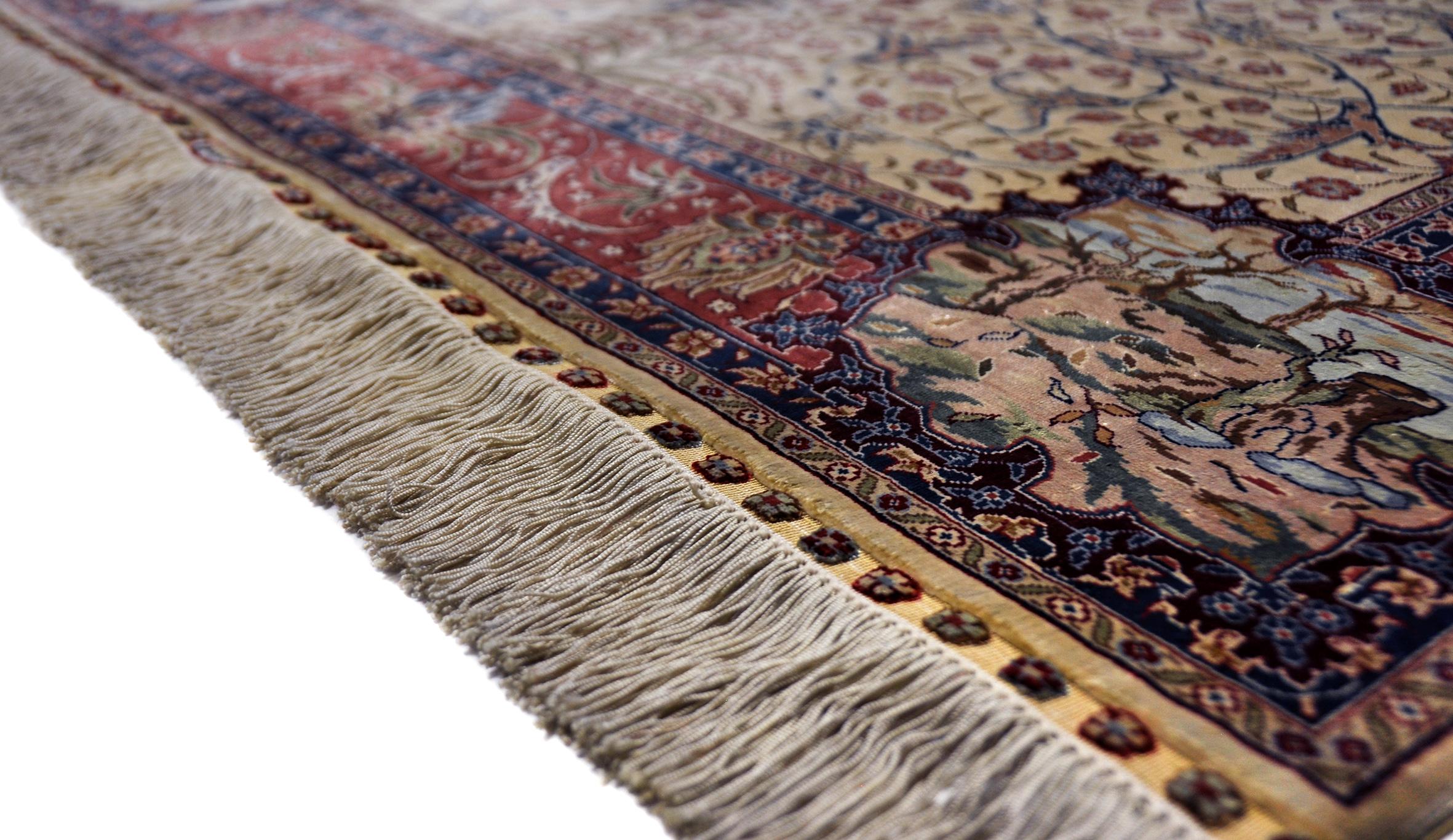 Antiker handgeknüpfter Seidenteppich in Beige und Rot - Teppich - Teppich mit Blumen im Angebot 3