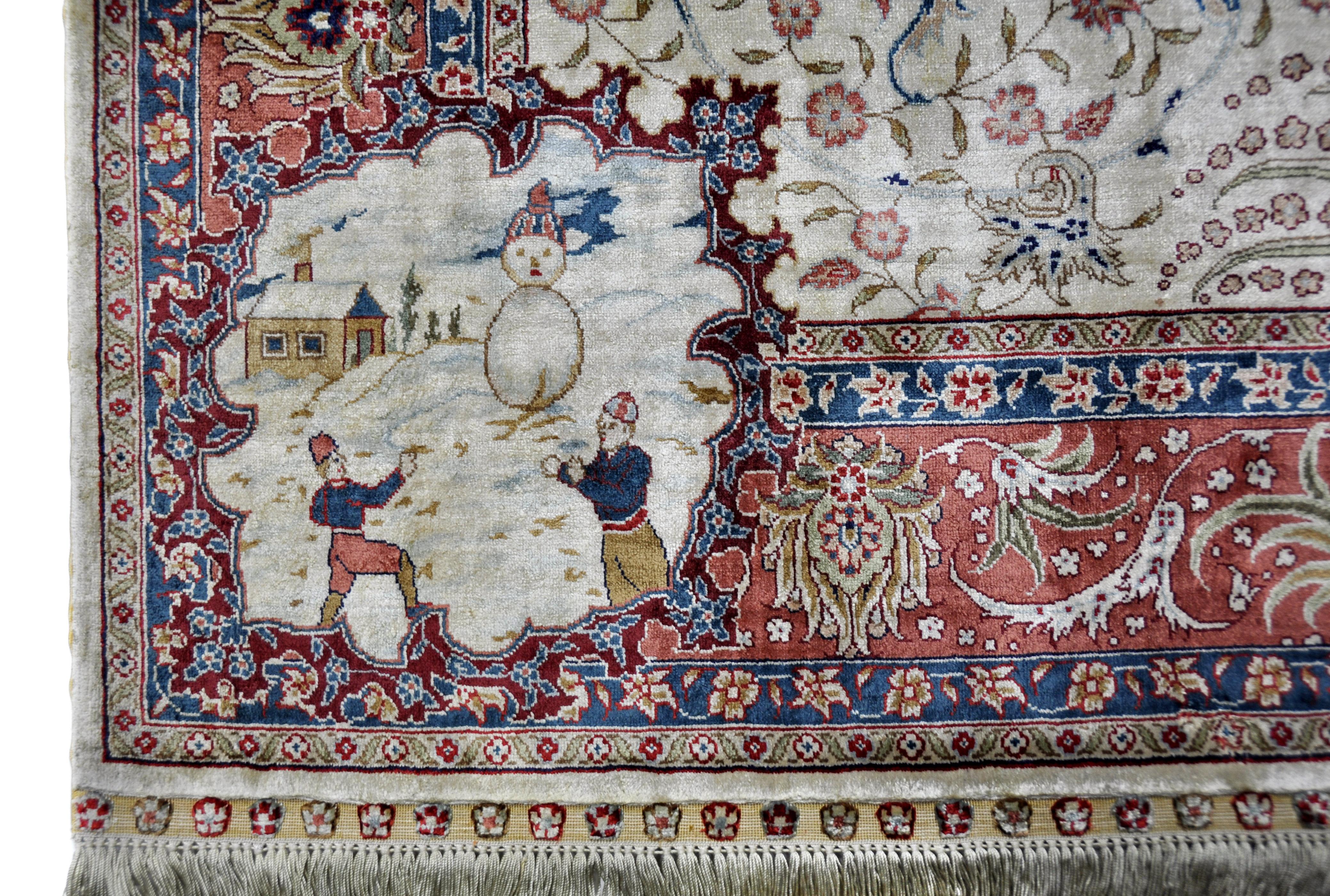 Antiker handgeknüpfter Seidenteppich in Beige und Rot - Teppich - Teppich mit Blumen (Handgeknüpft) im Angebot