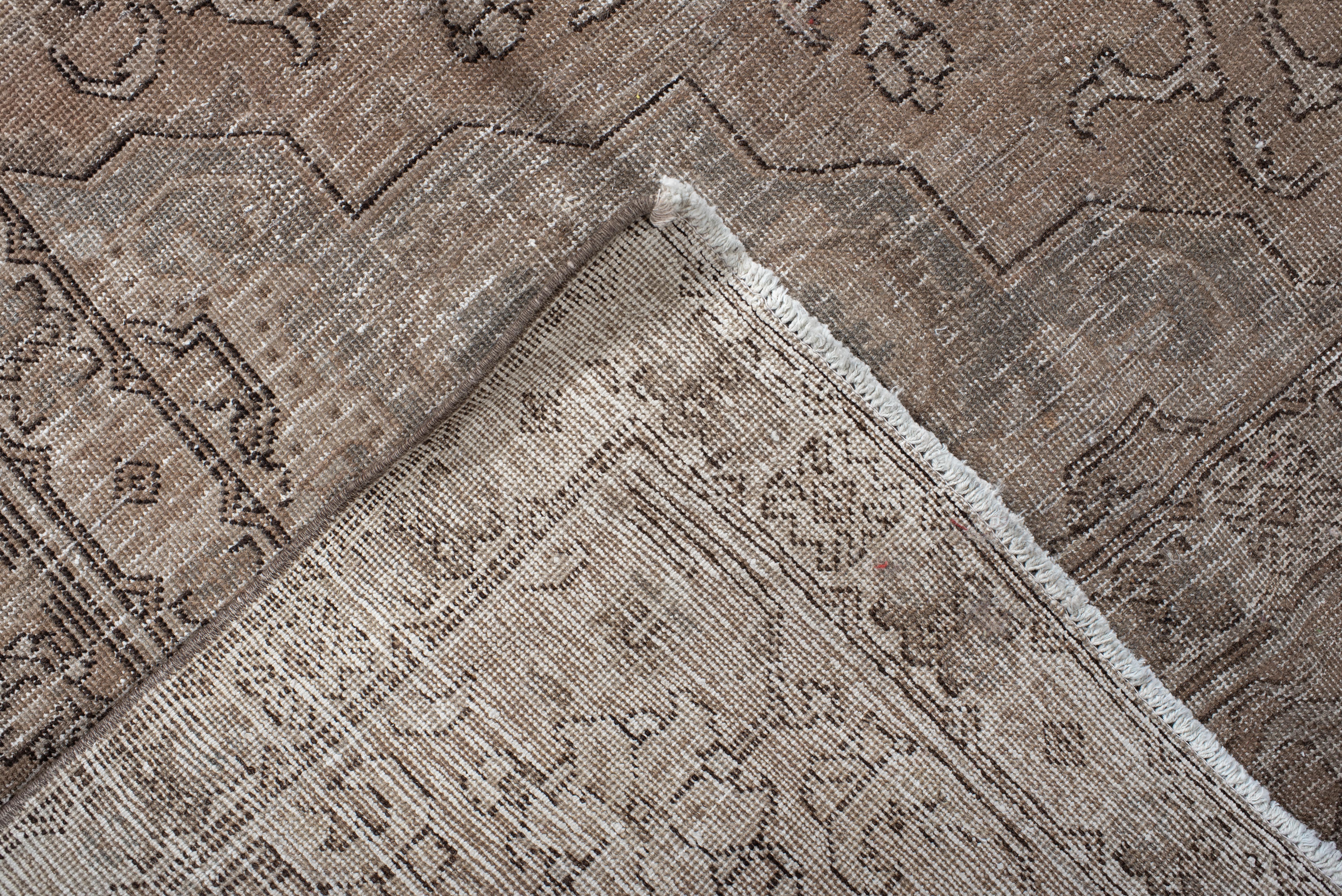 Antiker handgeknüpfter Tabriz-Teppich - Persisches Medaillon-Design (20. Jahrhundert) im Angebot