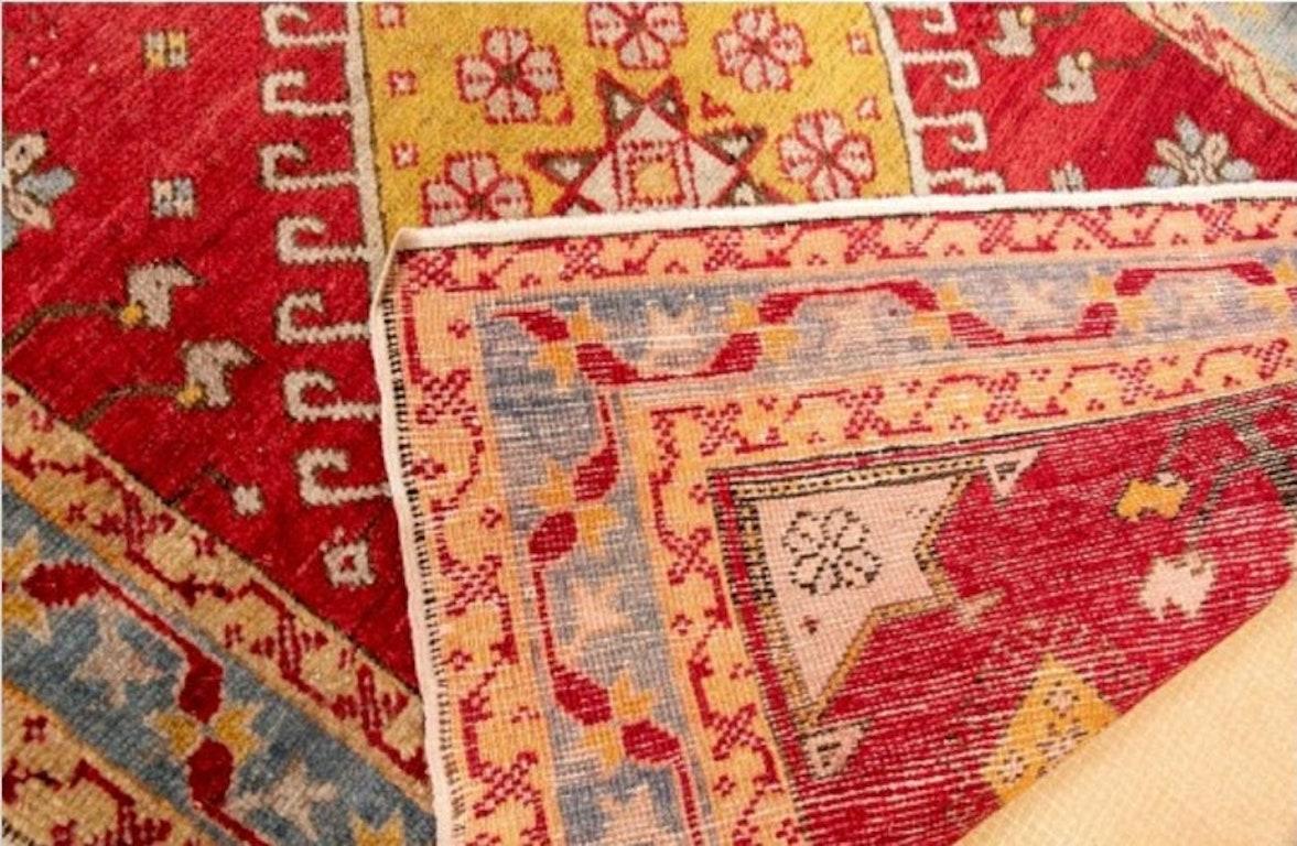 Antiker handgeknüpfter West Anatolischer Oushak-Akzent-Teppich aus Wolle im Angebot 4