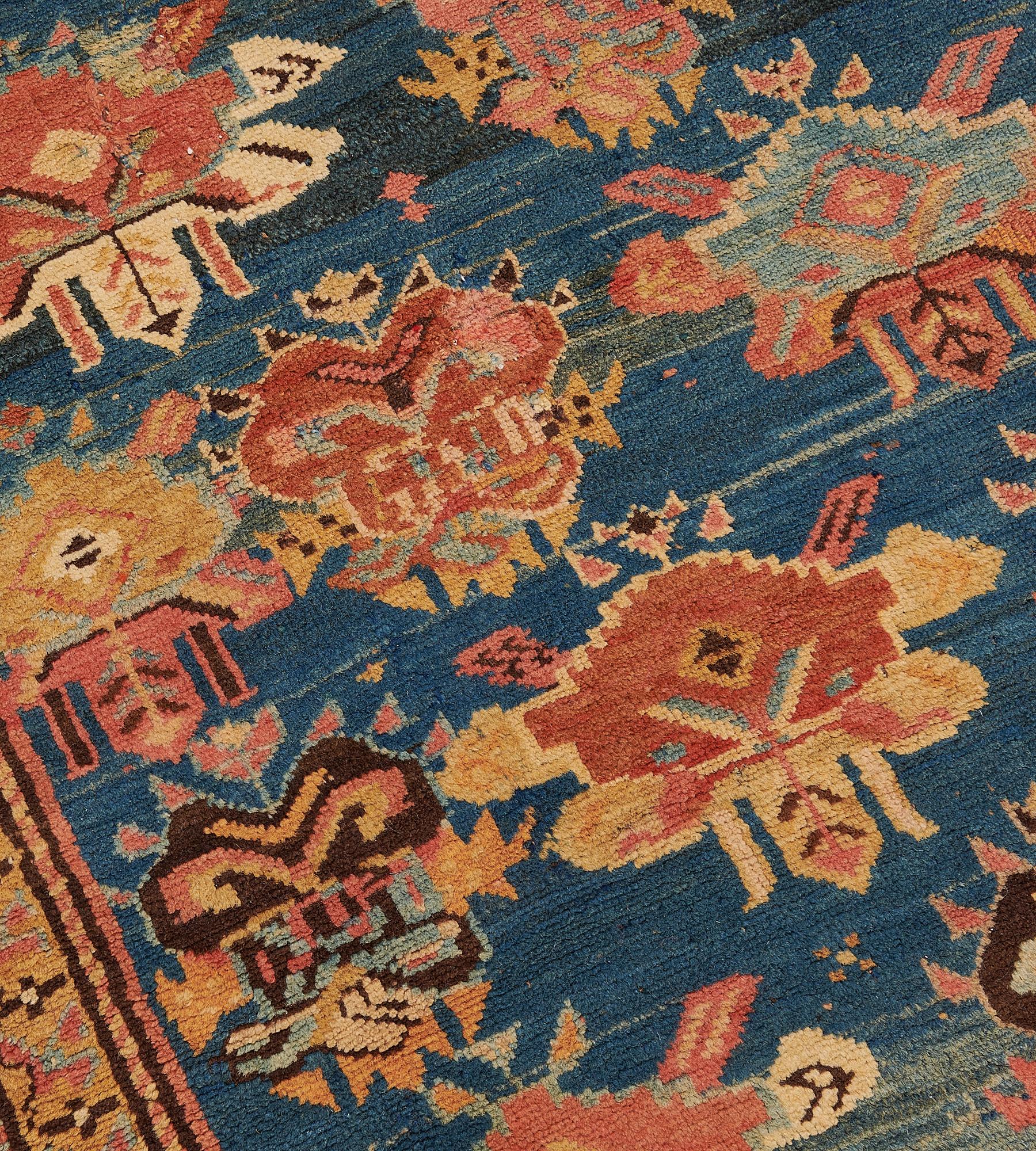 Antiker handgeknüpfter Wollteppich mit Blumenmuster aus Karabagh (Kaukasisch) im Angebot