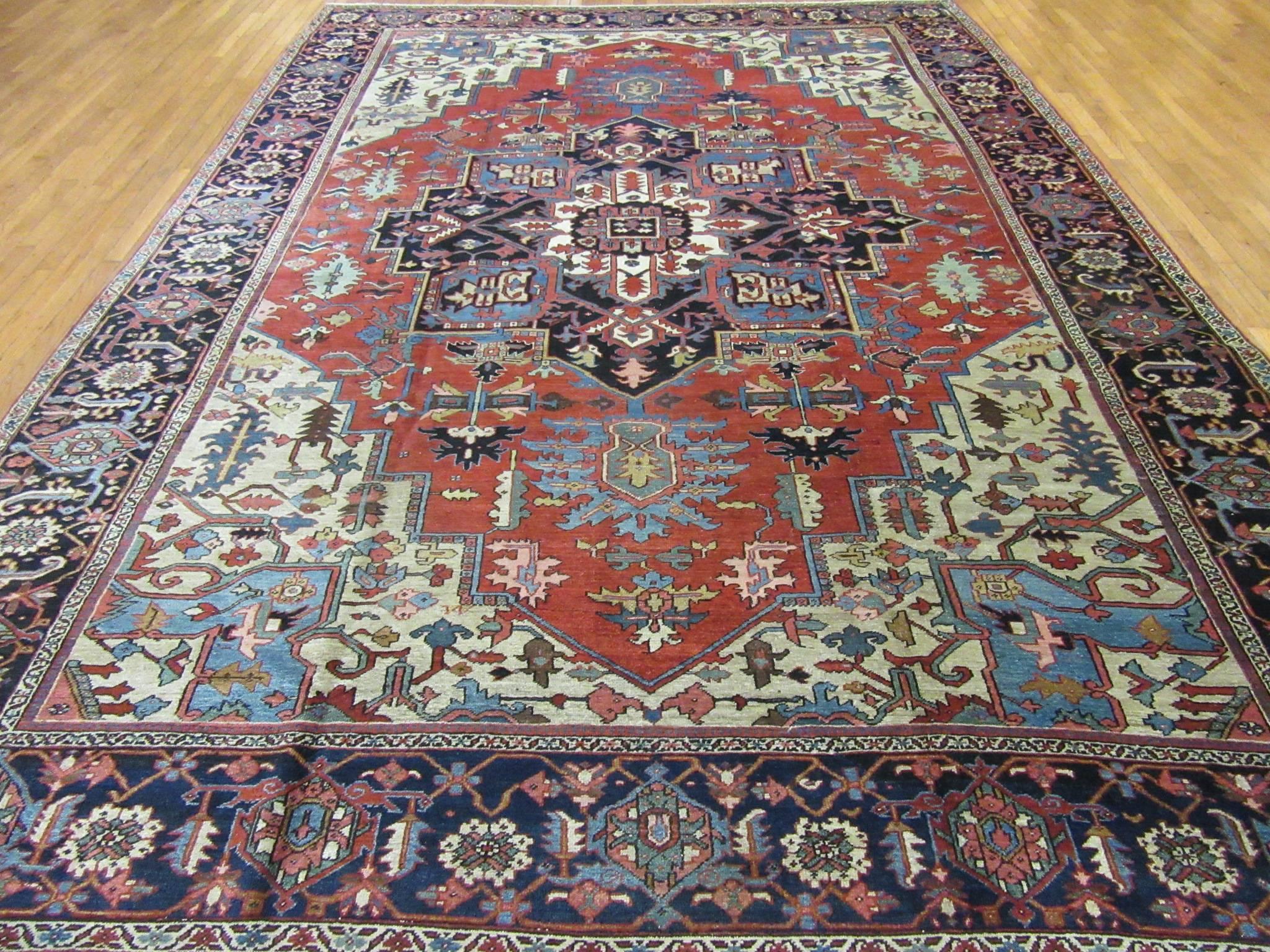 Antique Hand-Knotted Wool Persian Serapi Rug For Sale 6