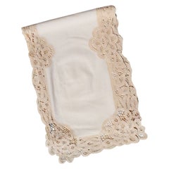 Antica tovaglia da tavola Hand Made Crema con nastro Battenberg e pizzo