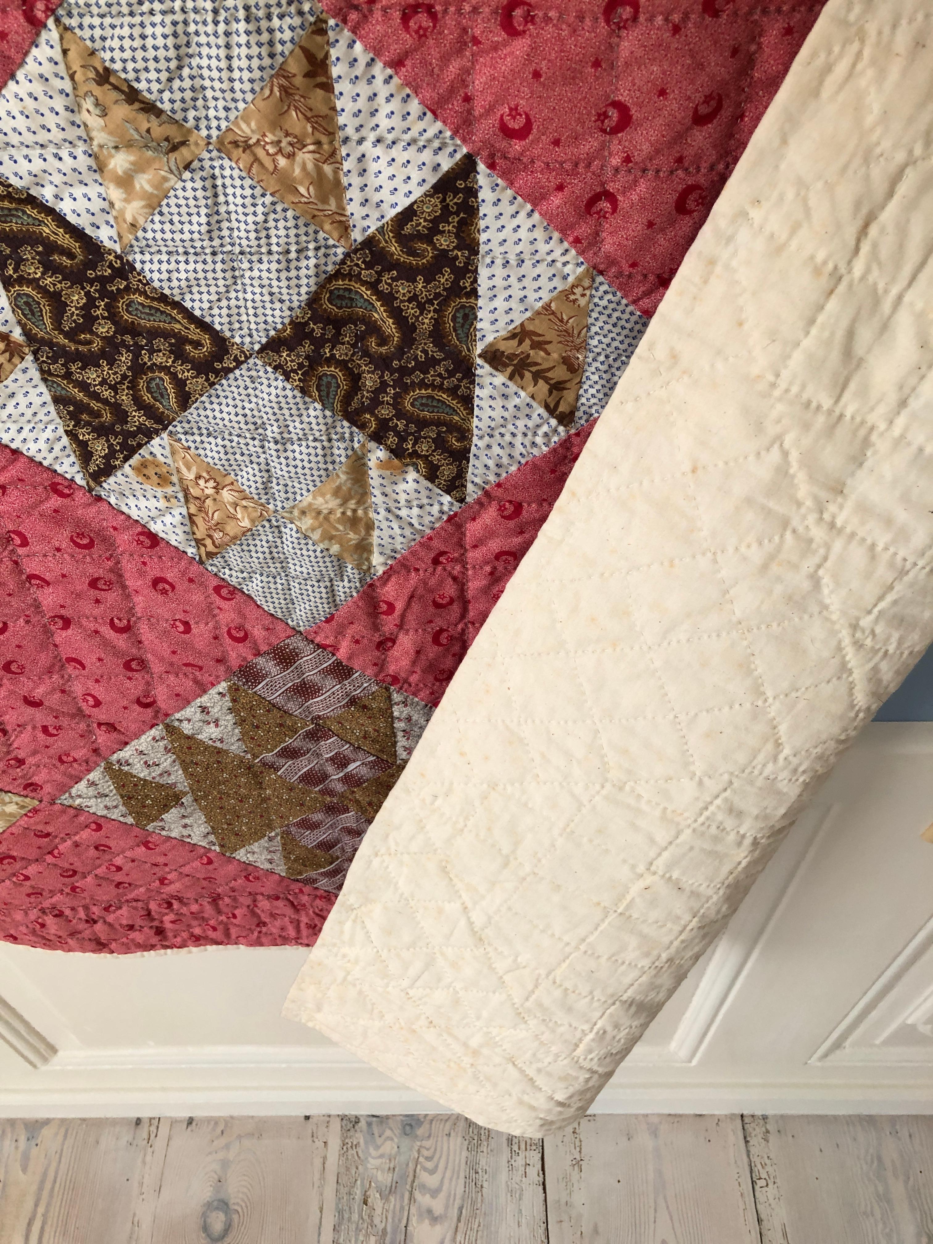 Courtepointe ancienne en coton multicolore en patchwork 
