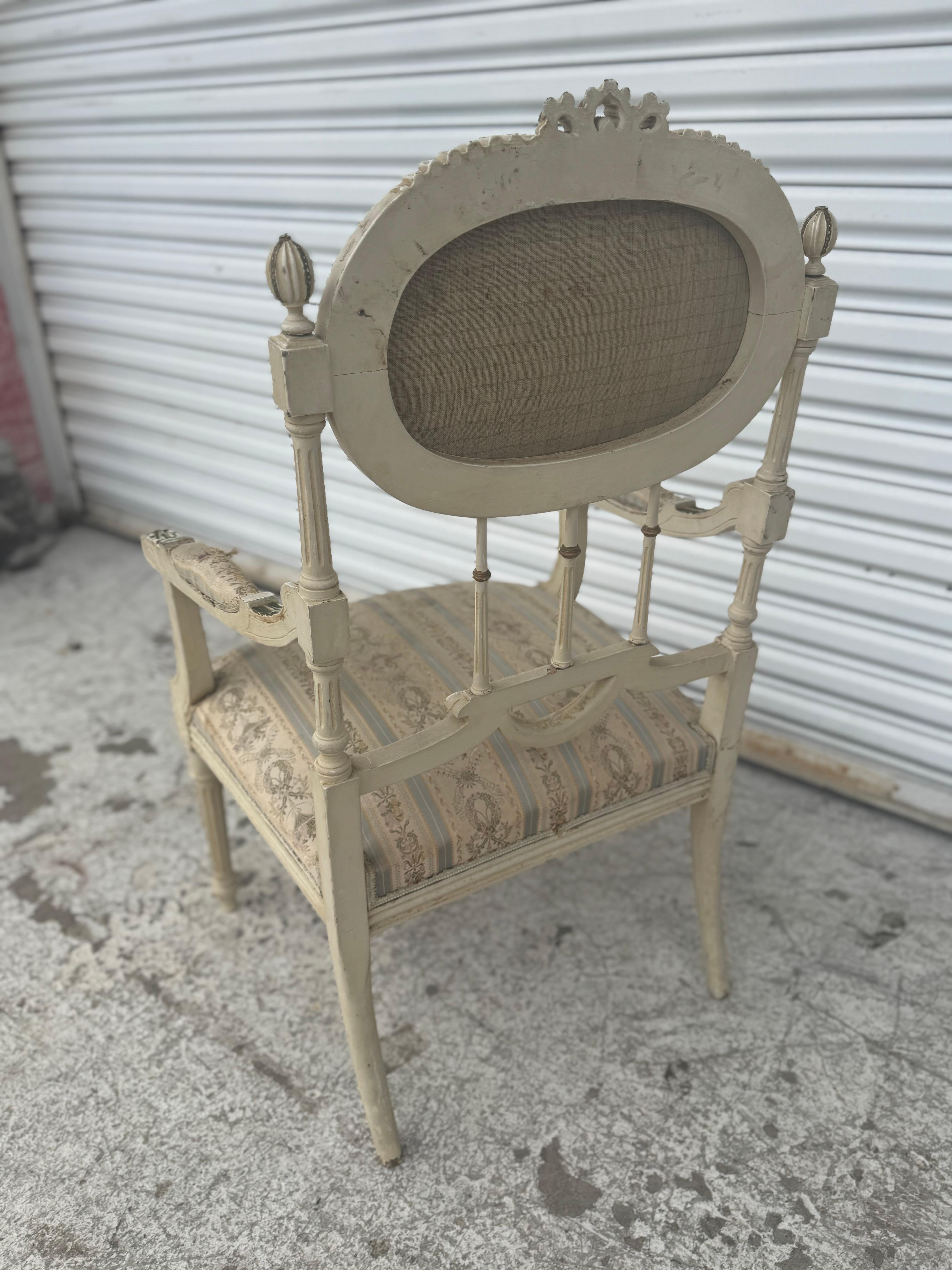 Antike handgemalte Louis XVI-Bergere aus dem 19. im Angebot 1