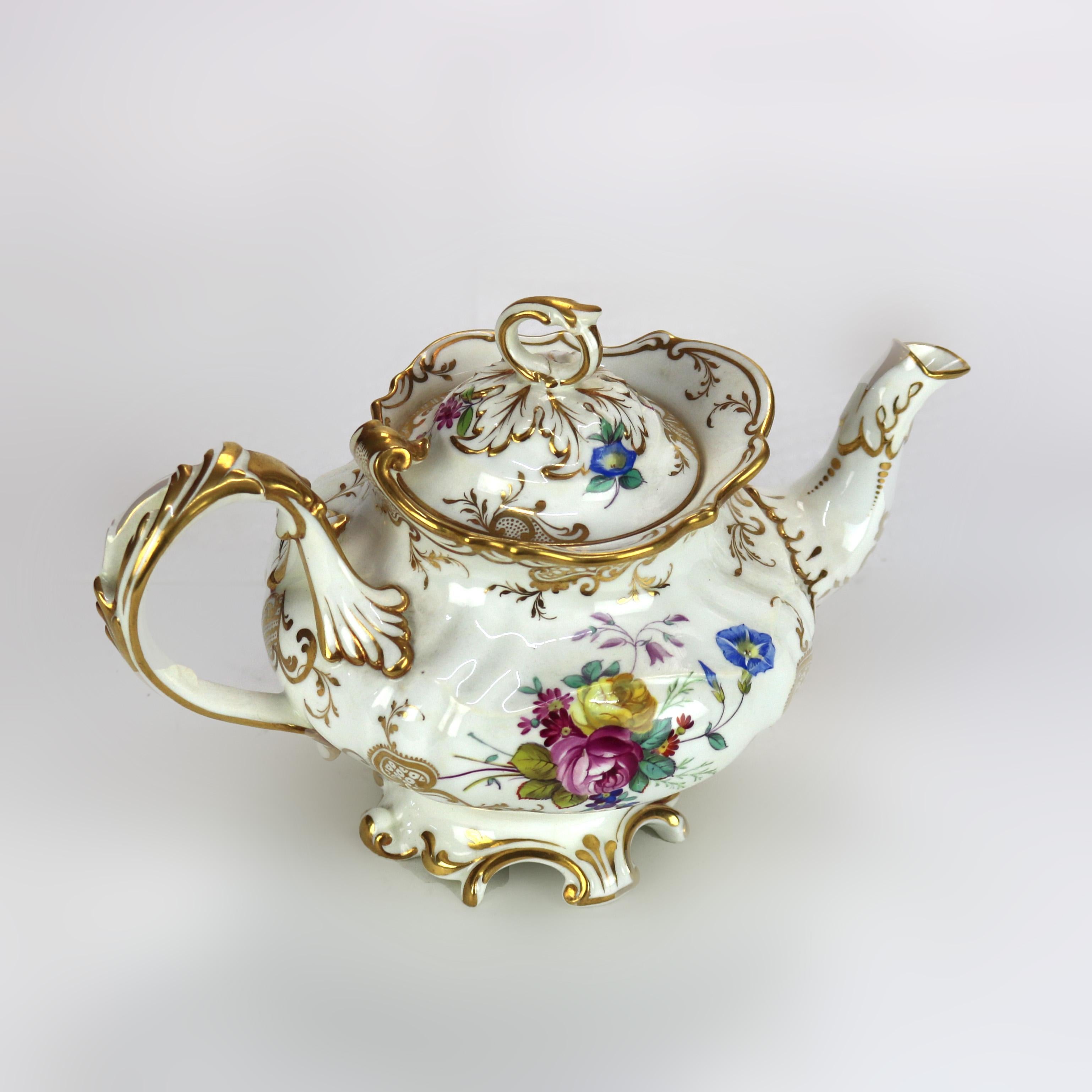 Théière ancienne en porcelaine peinte à la main et dorée C1890 en vente 1