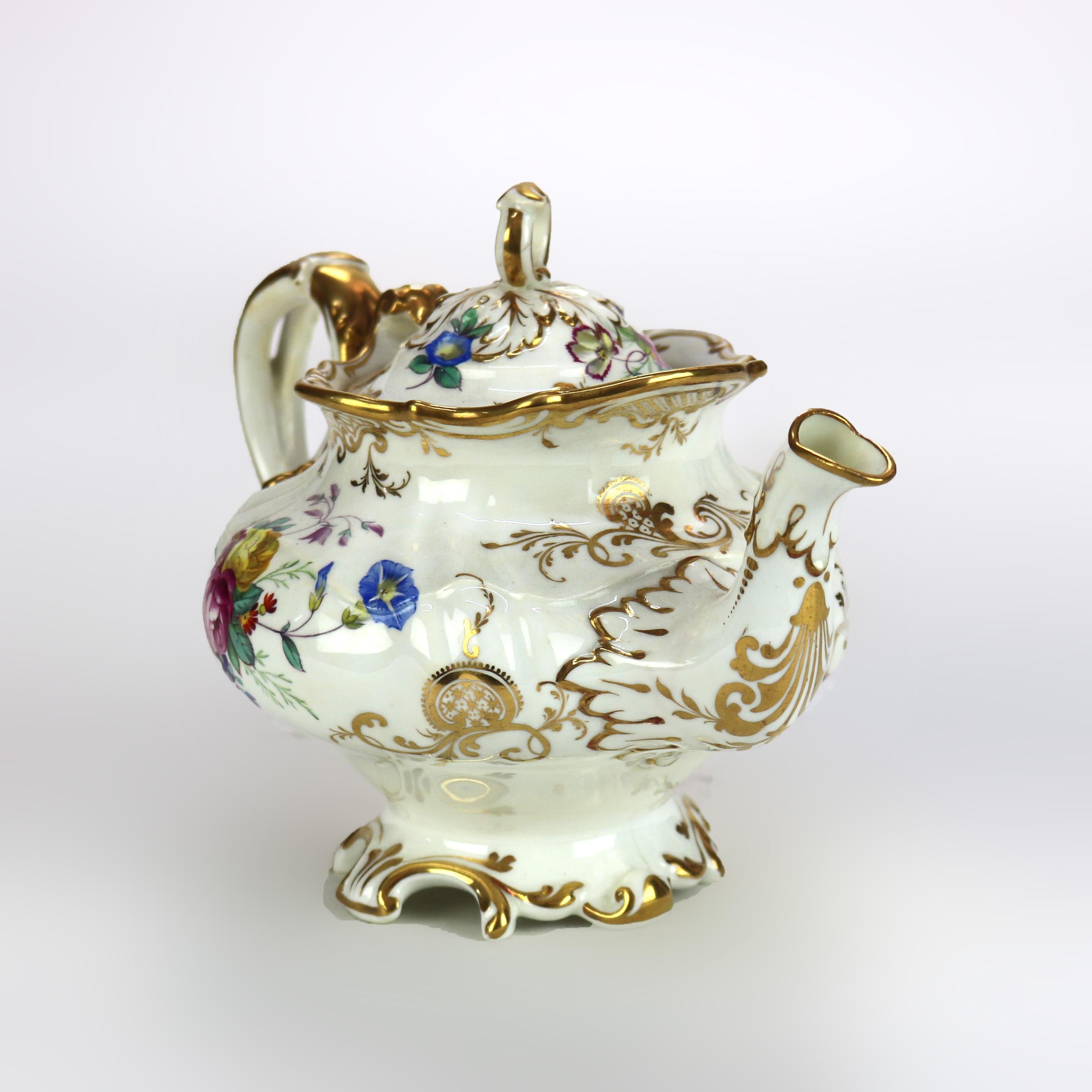 Théière ancienne en porcelaine peinte à la main et dorée C1890 en vente 2