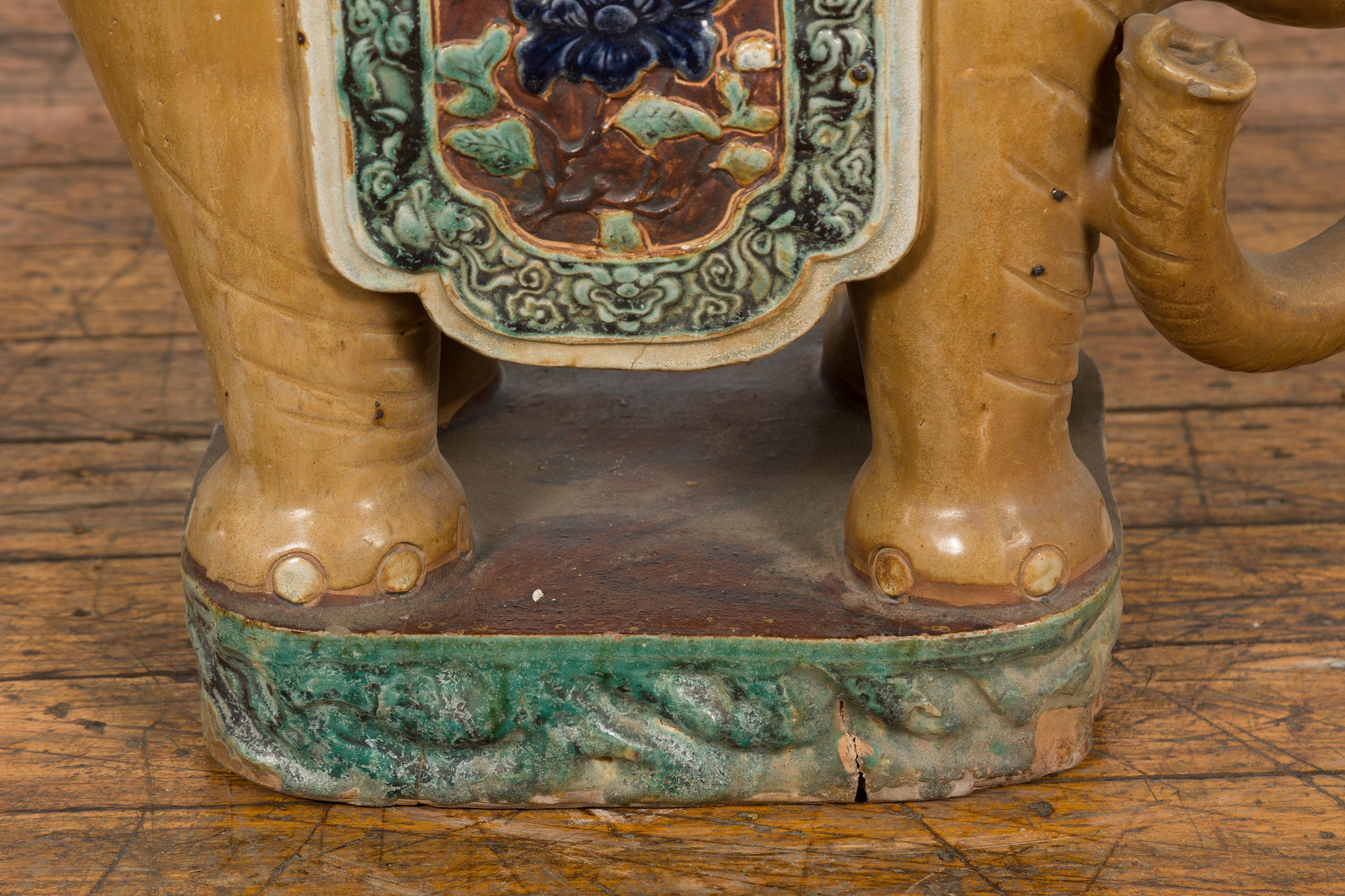 Antiker handbemalter Annamese-Gartenhocker aus Keramik aus Vietnam, um 1900 im Angebot 12