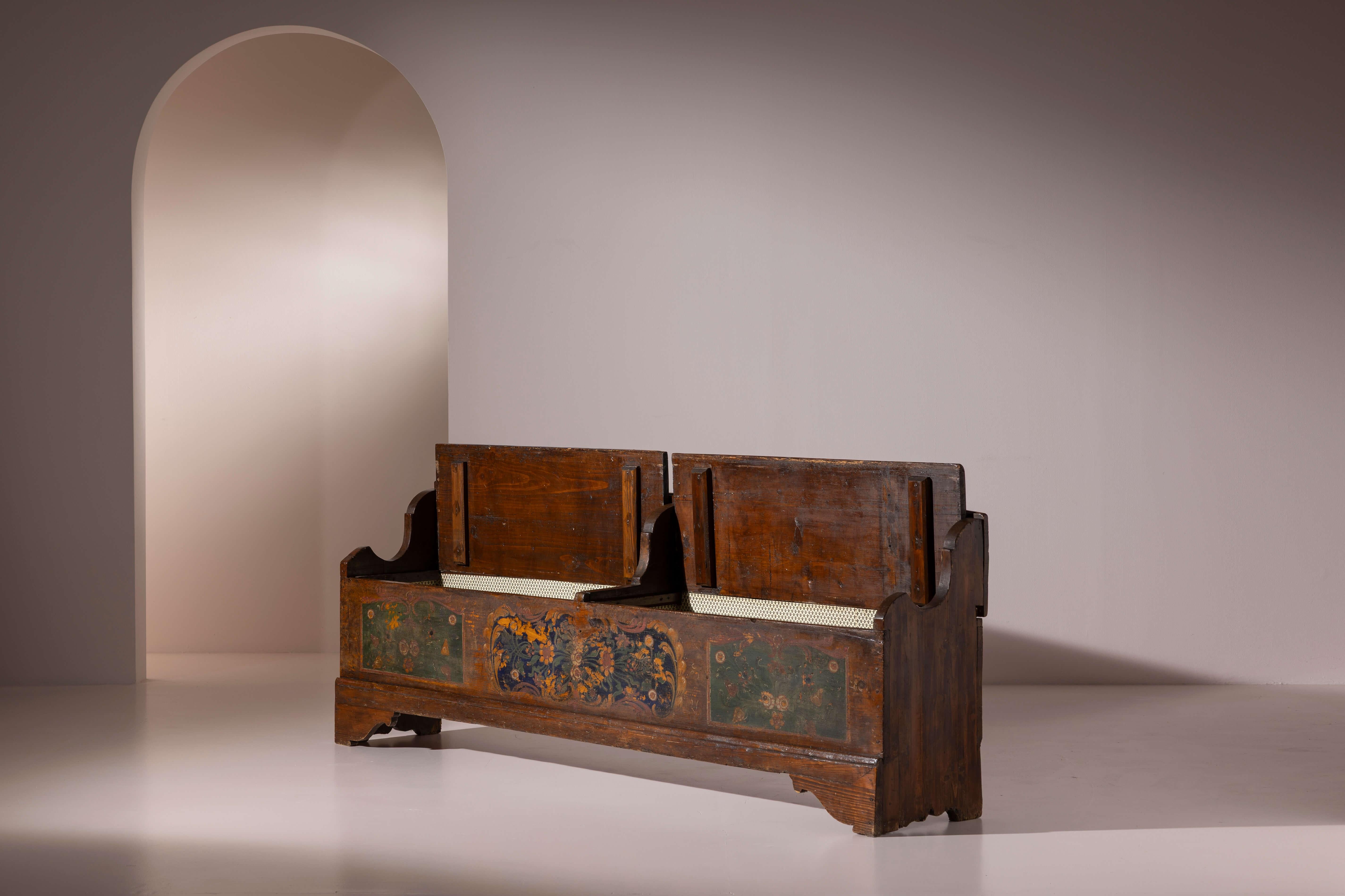 Antiguo banco pintado a mano con almacenaje, Italia, finales del siglo XIX en venta 2