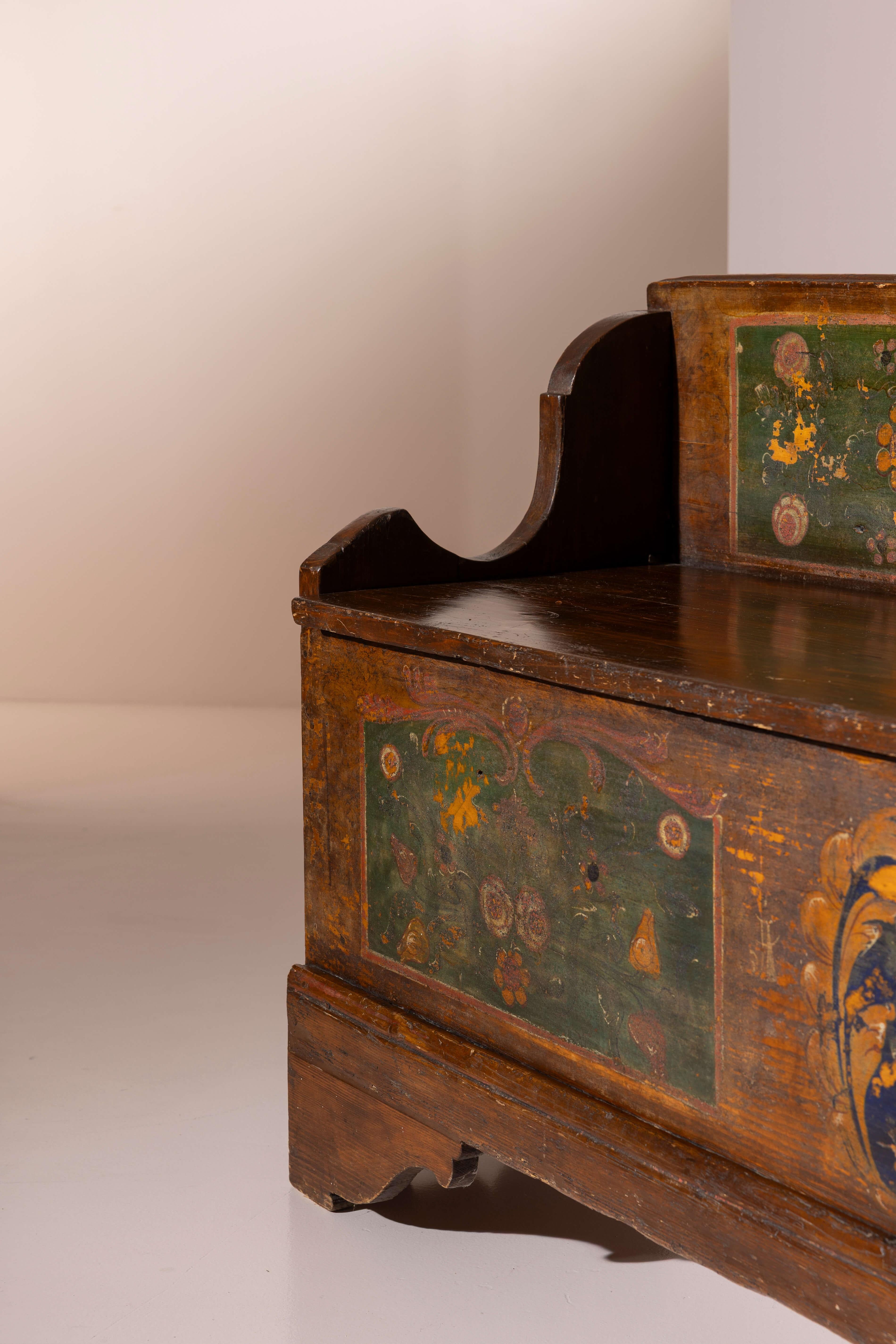 Antiguo banco pintado a mano con almacenaje, Italia, finales del siglo XIX en venta 3