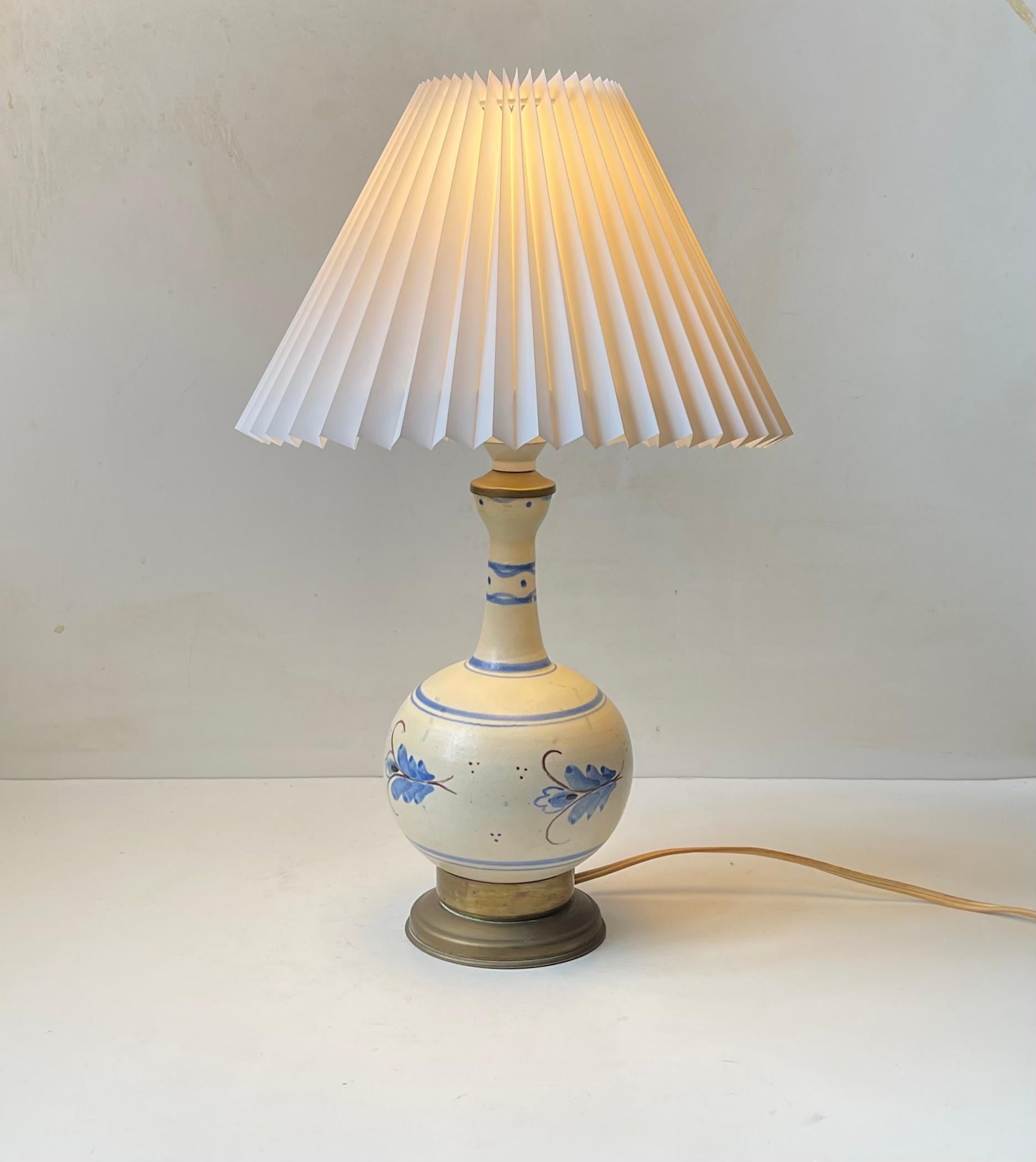 Danese Lampada da tavolo antica in ceramica dipinta a mano di Danico, anni '20 in vendita