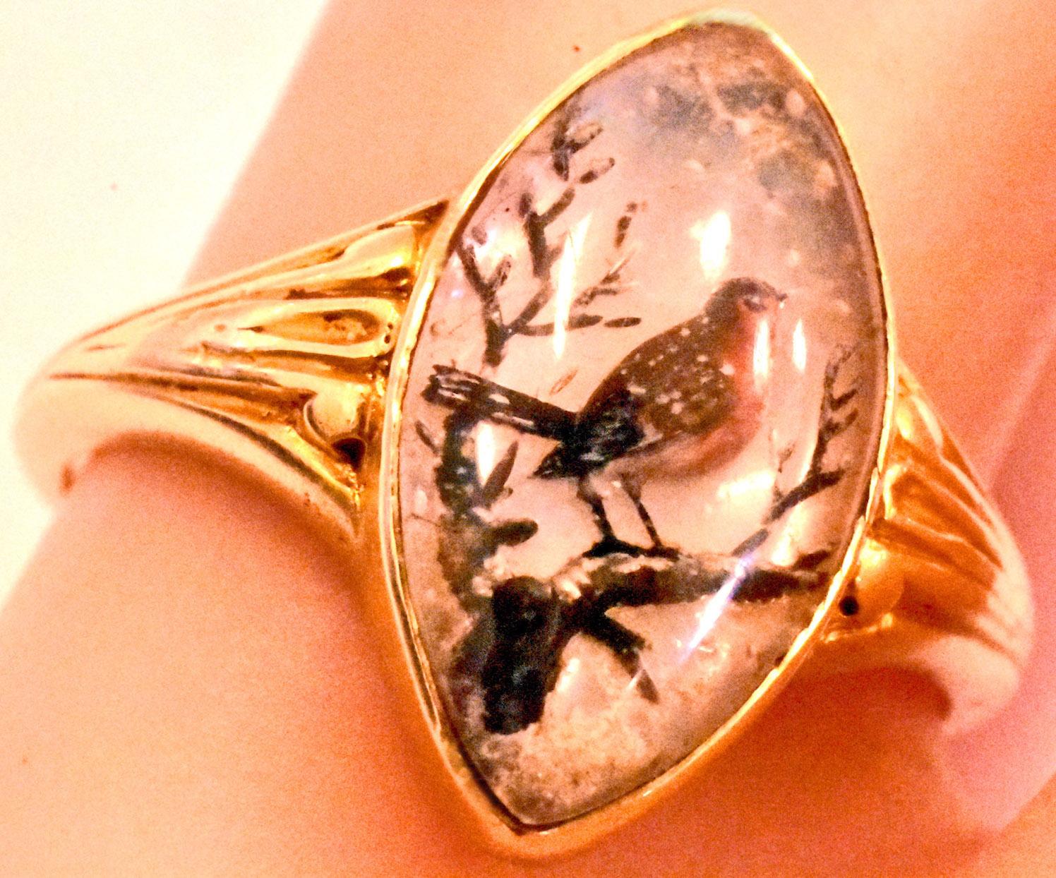 Antique Hand Painted Essex Crystal Ring Depicting a Robin, 1860 In Excellent Condition In Baltimore, MD