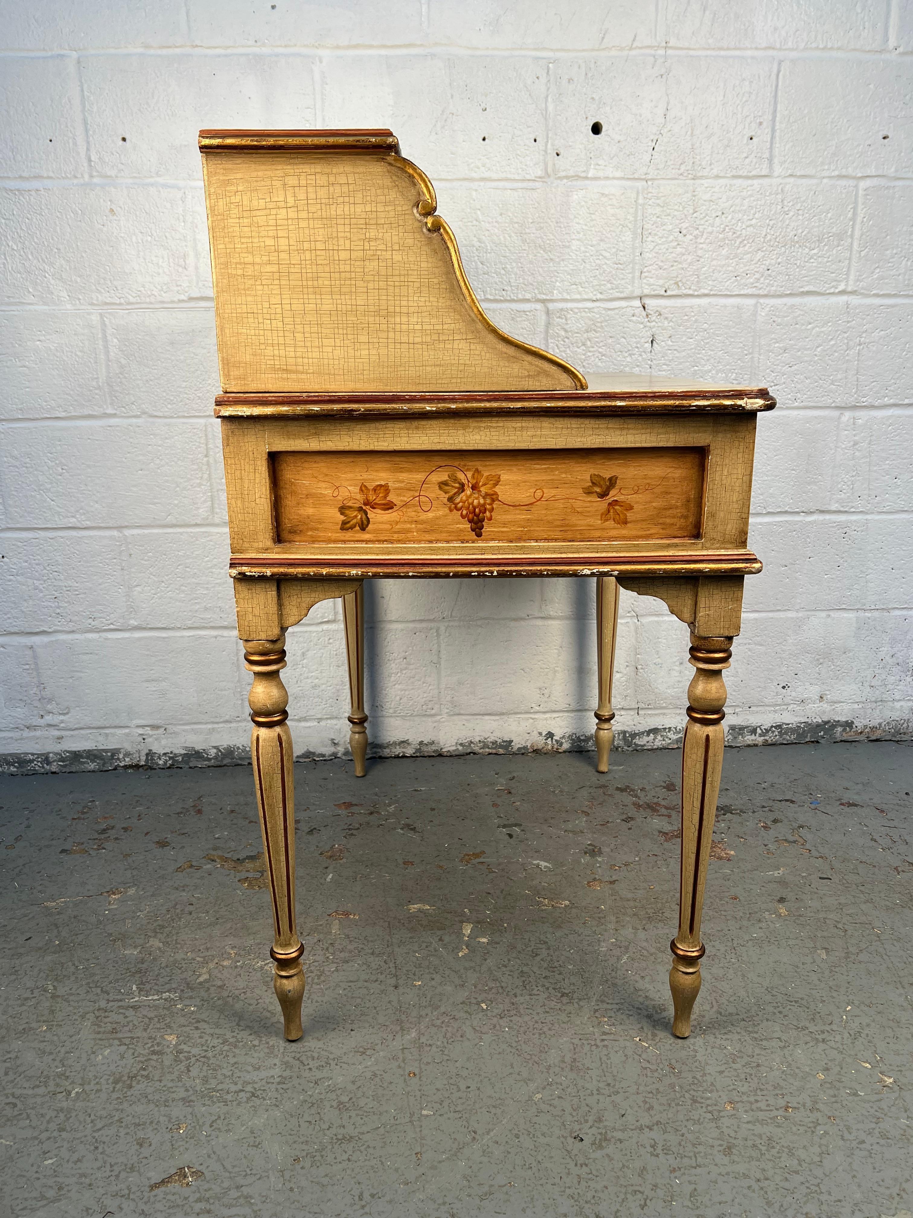 Antiker handbemalter Blumenschreibtisch im Zustand „Gut“ im Angebot in Brooklyn, NY
