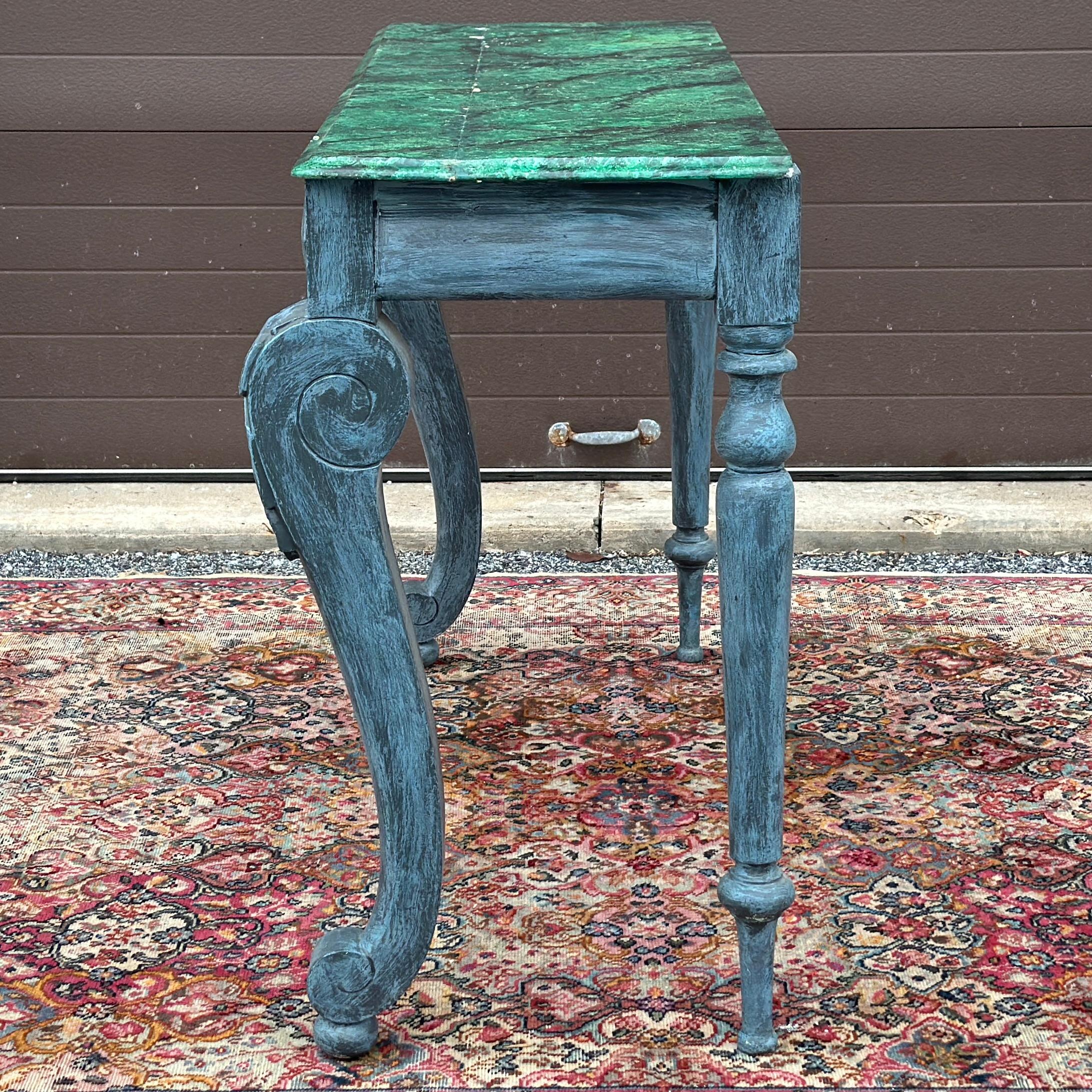 Table console française ancienne peinte à la main en vente 5