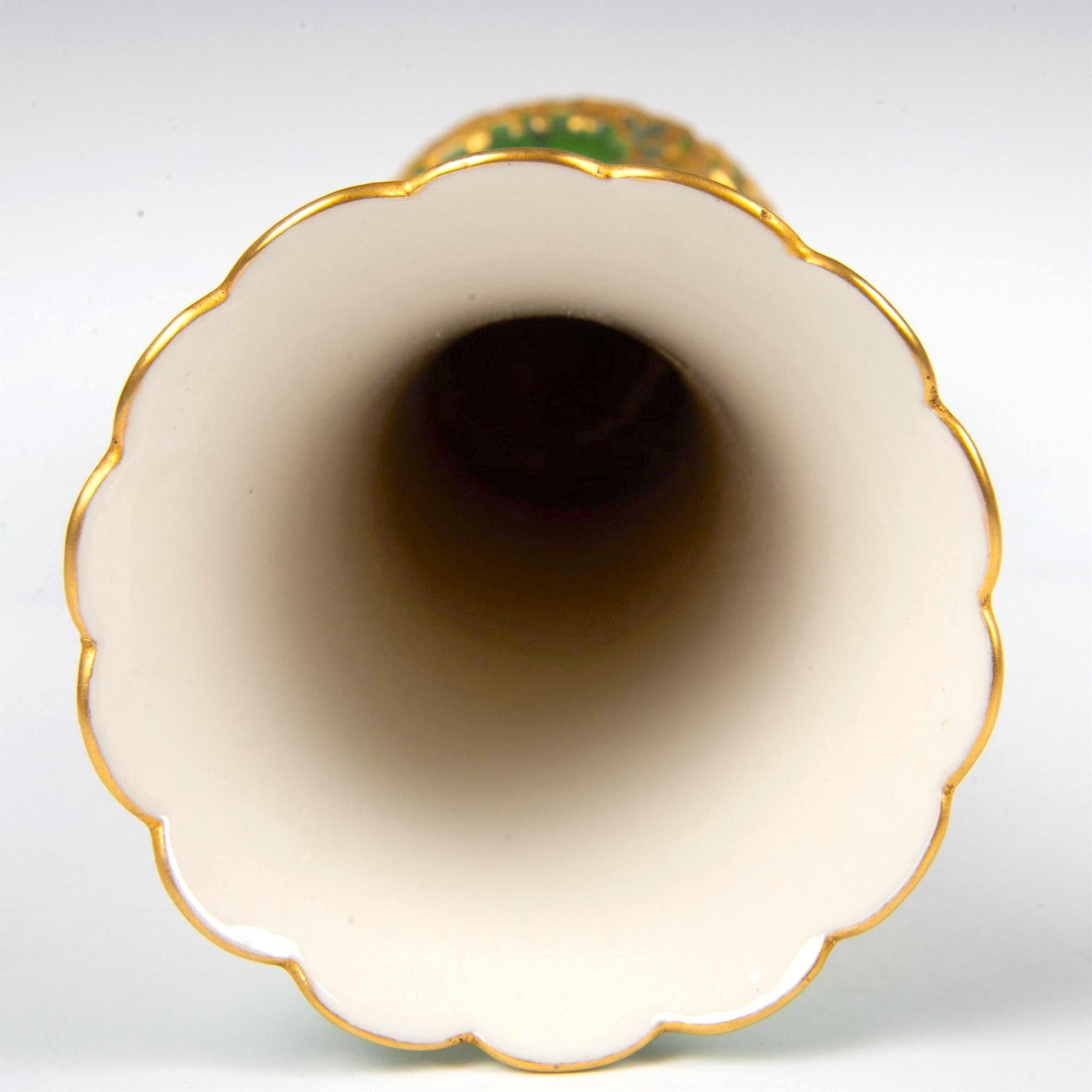 Antico vaso alto in porcellana dipinta a mano e decorata a doratura / Belleek Willets in vendita 1