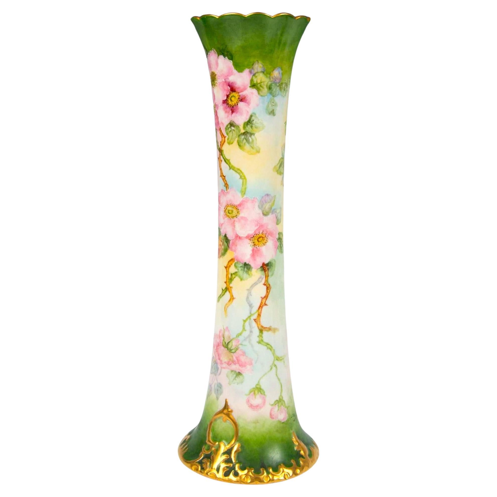 Grand vase rose ancien peint à la main et décoré de dorures / Belleek Willets en vente