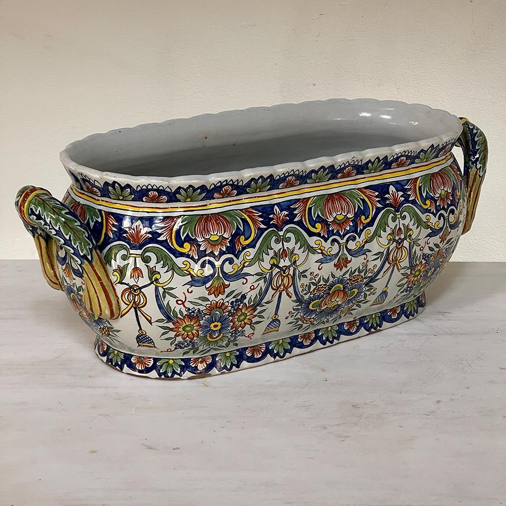 Antique Hand-Painted Jardiniere from Rouen In Good Condition For Sale In Dallas, TX