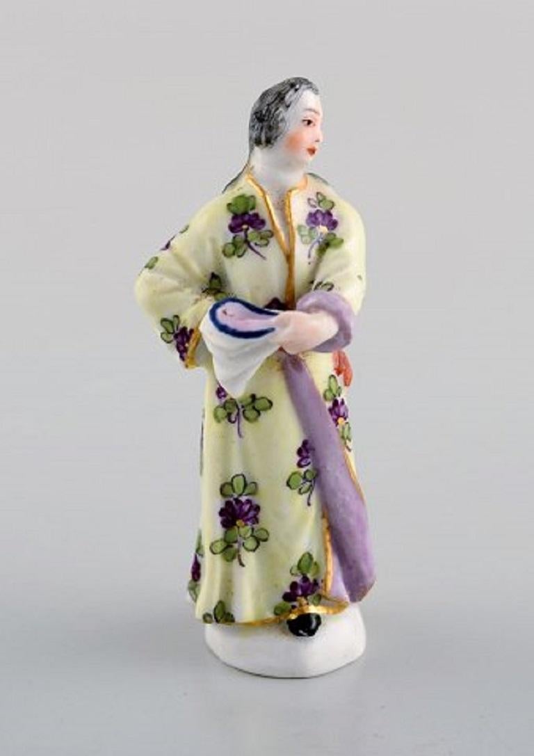 Antique hand painted Meissen porcelain figurine, late 19th century.
Measures: 6 x 2.5 cm.
In very good condition. 1st factory quality.
Stamped.