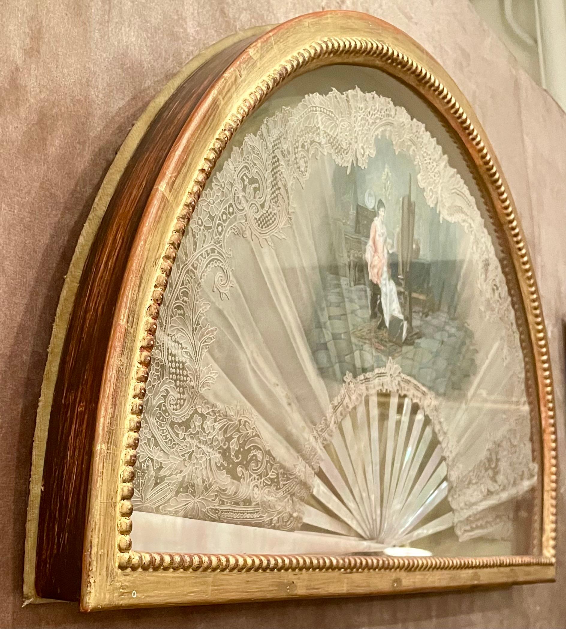 Antique Hand-Painted Mother-of-Pearl Fan Screen Shadow Box, Circa 1840. In Good Condition For Sale In New Orleans, LA