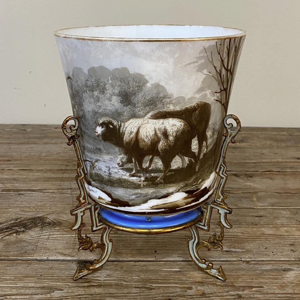 Antique Hand-Painted Opaline Footed Vase In Good Condition For Sale In Dallas, TX