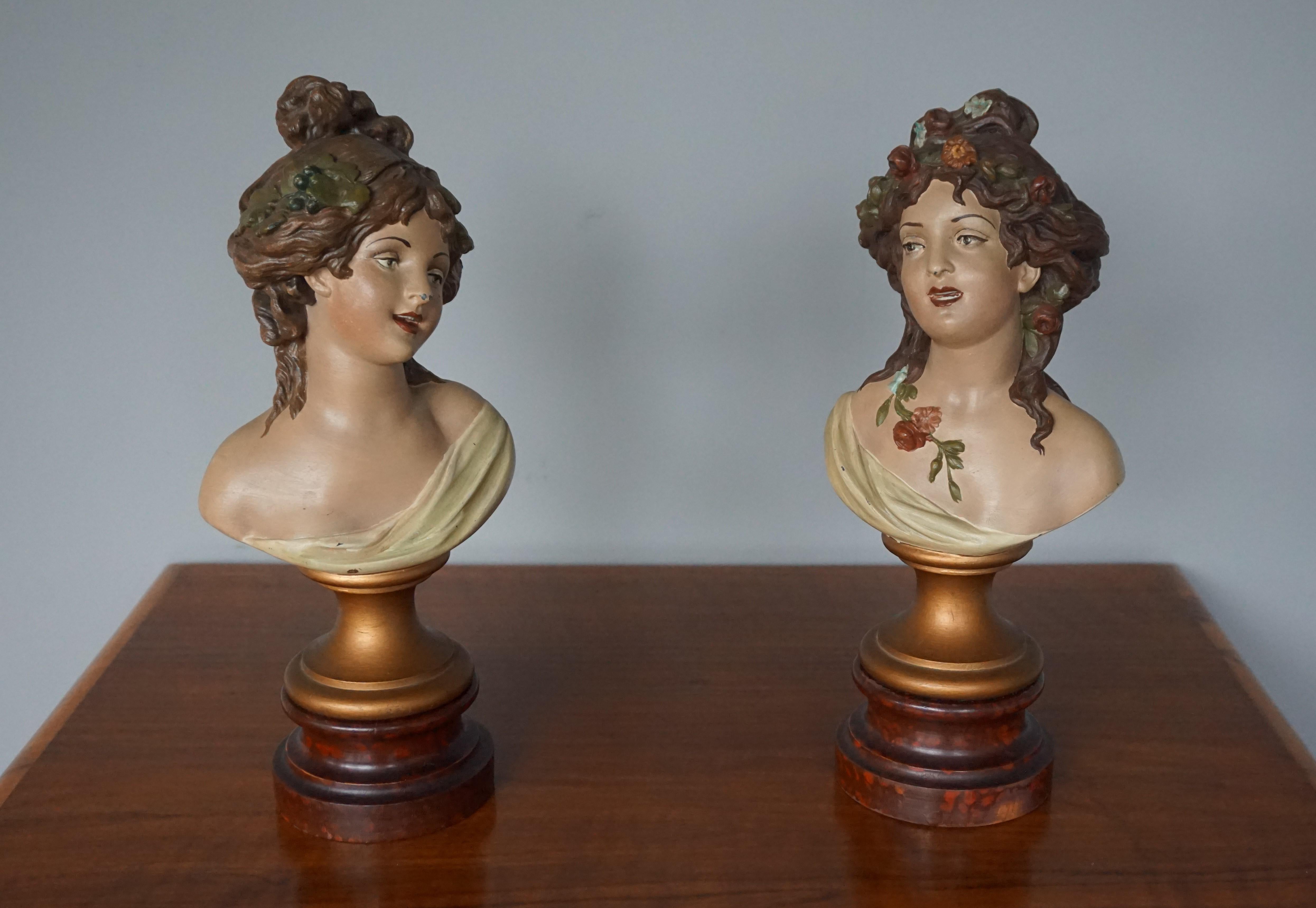 Antique paire de bustes de femmes peints à la main par Clodion Aka Claude Michel en vente 3