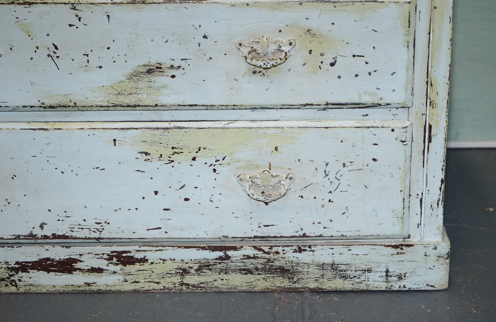 ANTIQUE HAND PAINTED PALE PiNE GREEN THREE DRAWER CHEST OF DRAWERS For Sale 3