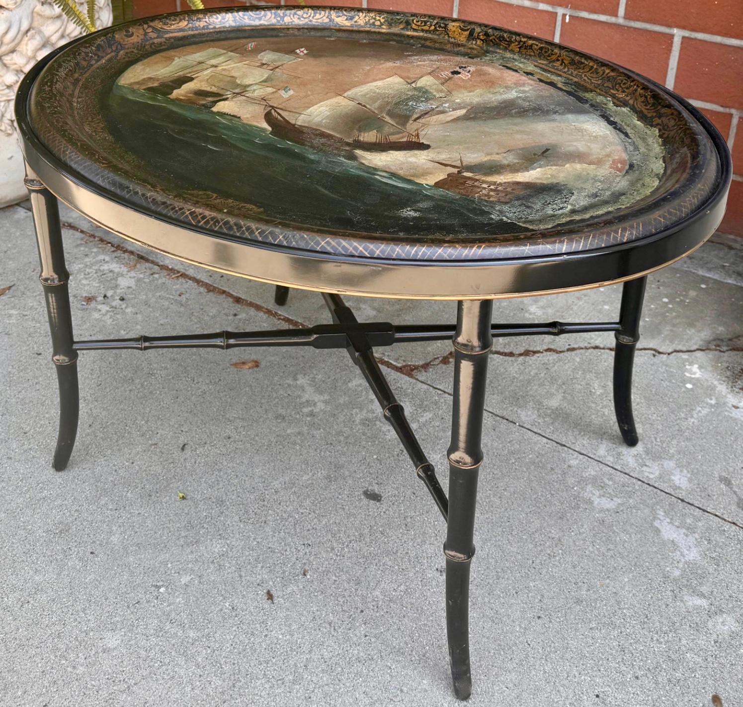 Ancienne table d'appoint à plateau nautique en papier mâché peinte à la main Bon état - En vente à LOS ANGELES, CA